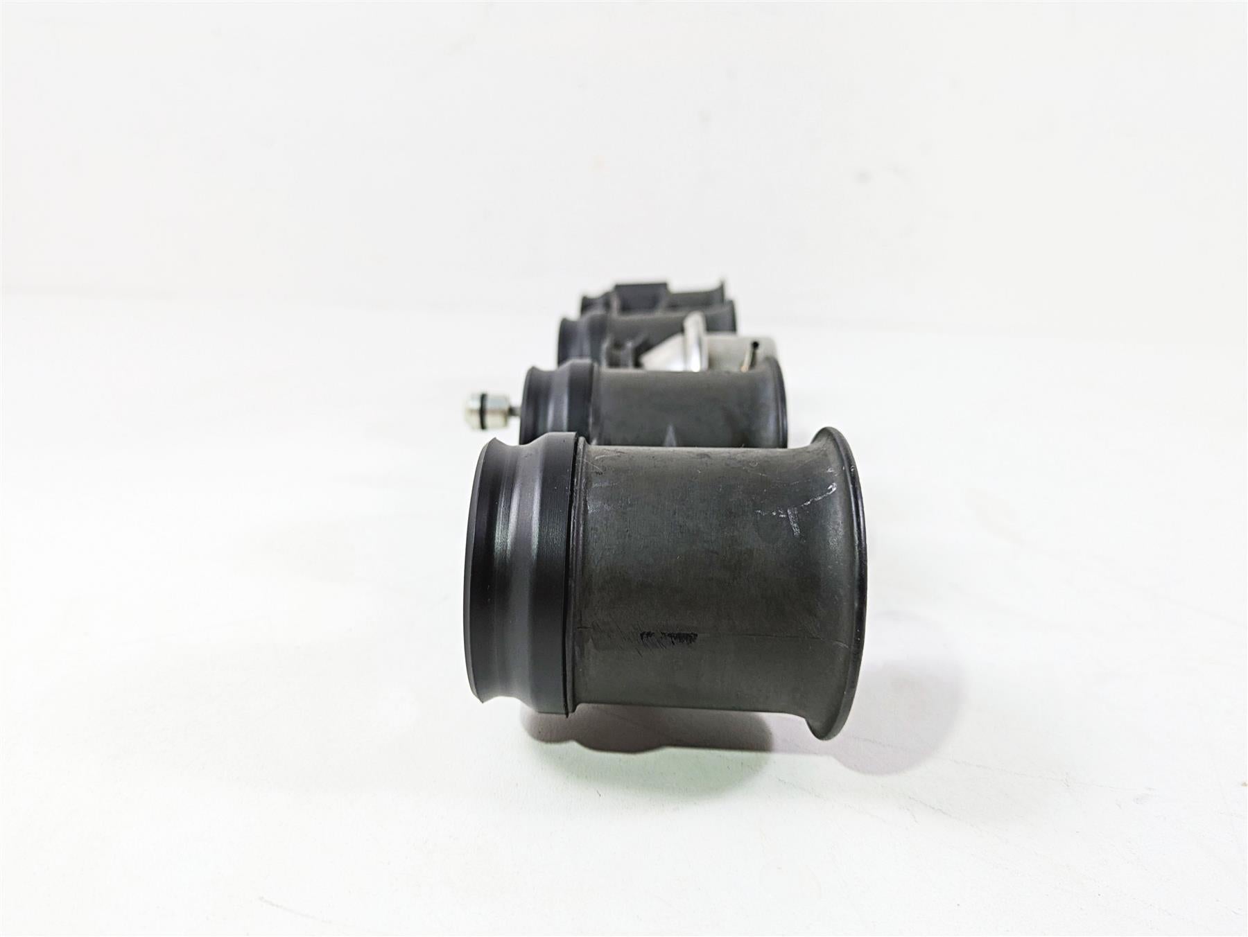 2012 Mv Agusta F4 RR Air Pressure Valve & Velocity Stacks Set 8000A3884 {{ shop.shopifyCountryName }} - Mototech271