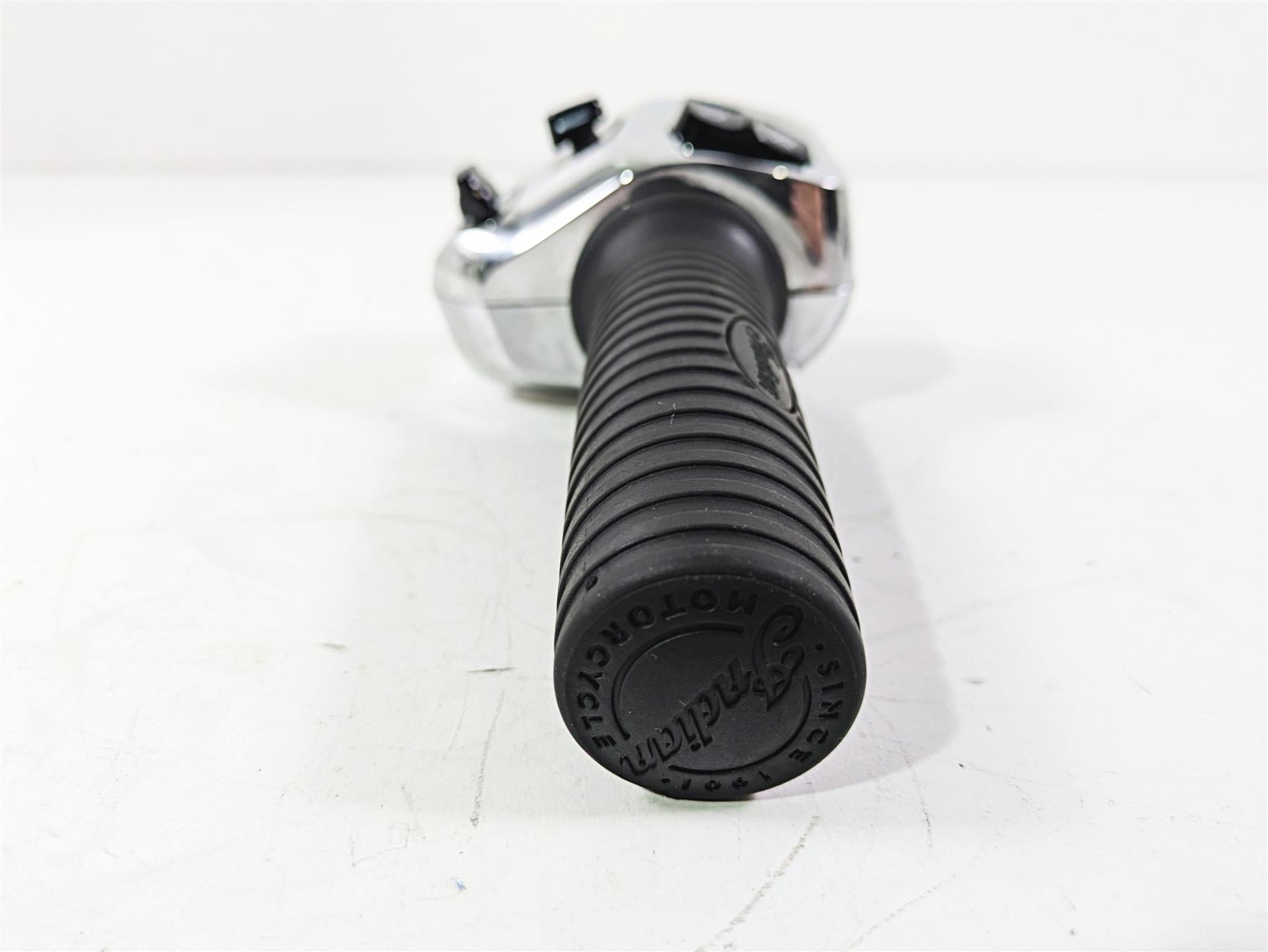 2019 Indian Chieftain Limited Right Hand Control Switch Cruise 4018445 {{ shop.shopifyCountryName }} - Mototech271