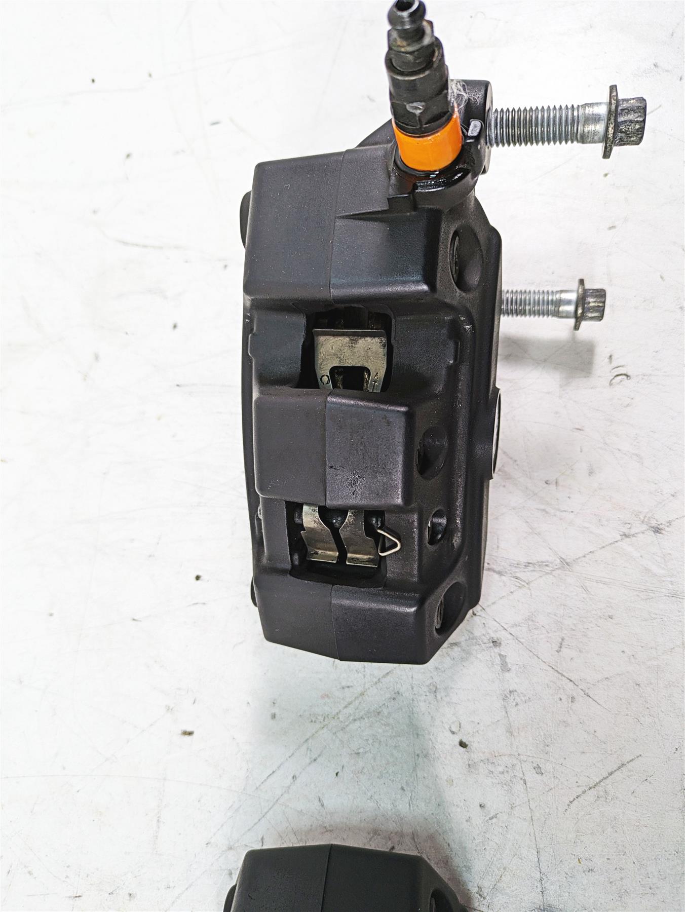 2013 Harley Touring FLHX Street Glide Front Brake Caliper Set 43027-08 44023-08 {{ shop.shopifyCountryName }} - Mototech271