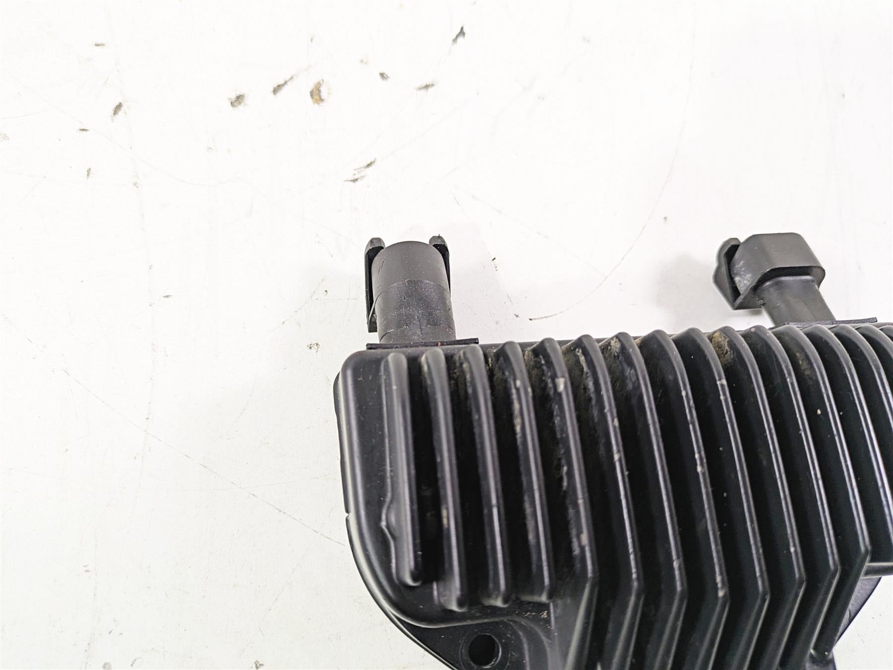 2011 Harley FXDC Dyna Super Glide Rectifier Voltage Regulator 74631-08 {{ shop.shopifyCountryName }} - Mototech271