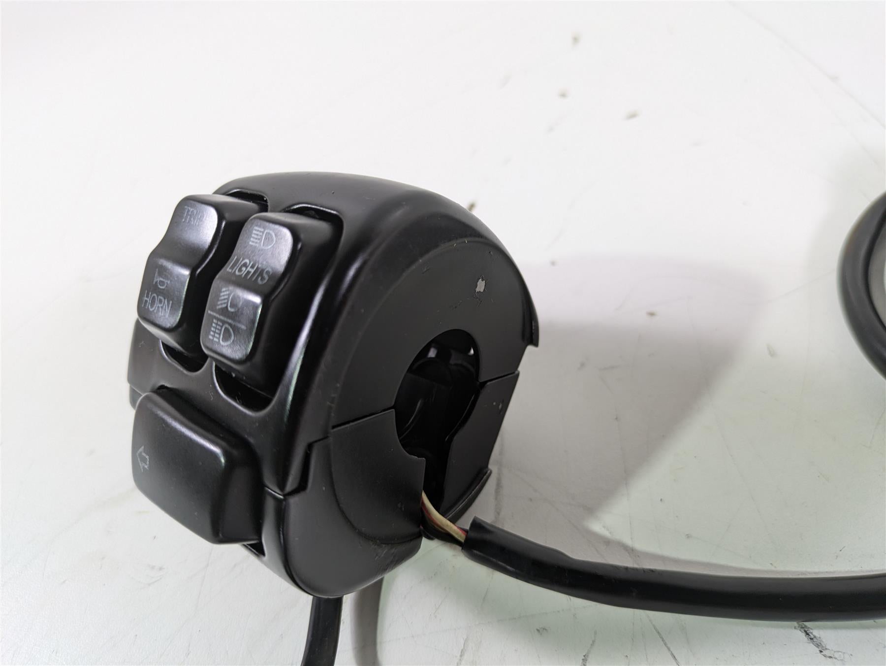 2015 Harley FXDL Dyna Low Rider Left Hand Control Switch 72943-12A {{ shop.shopifyCountryName }} - Mototech271