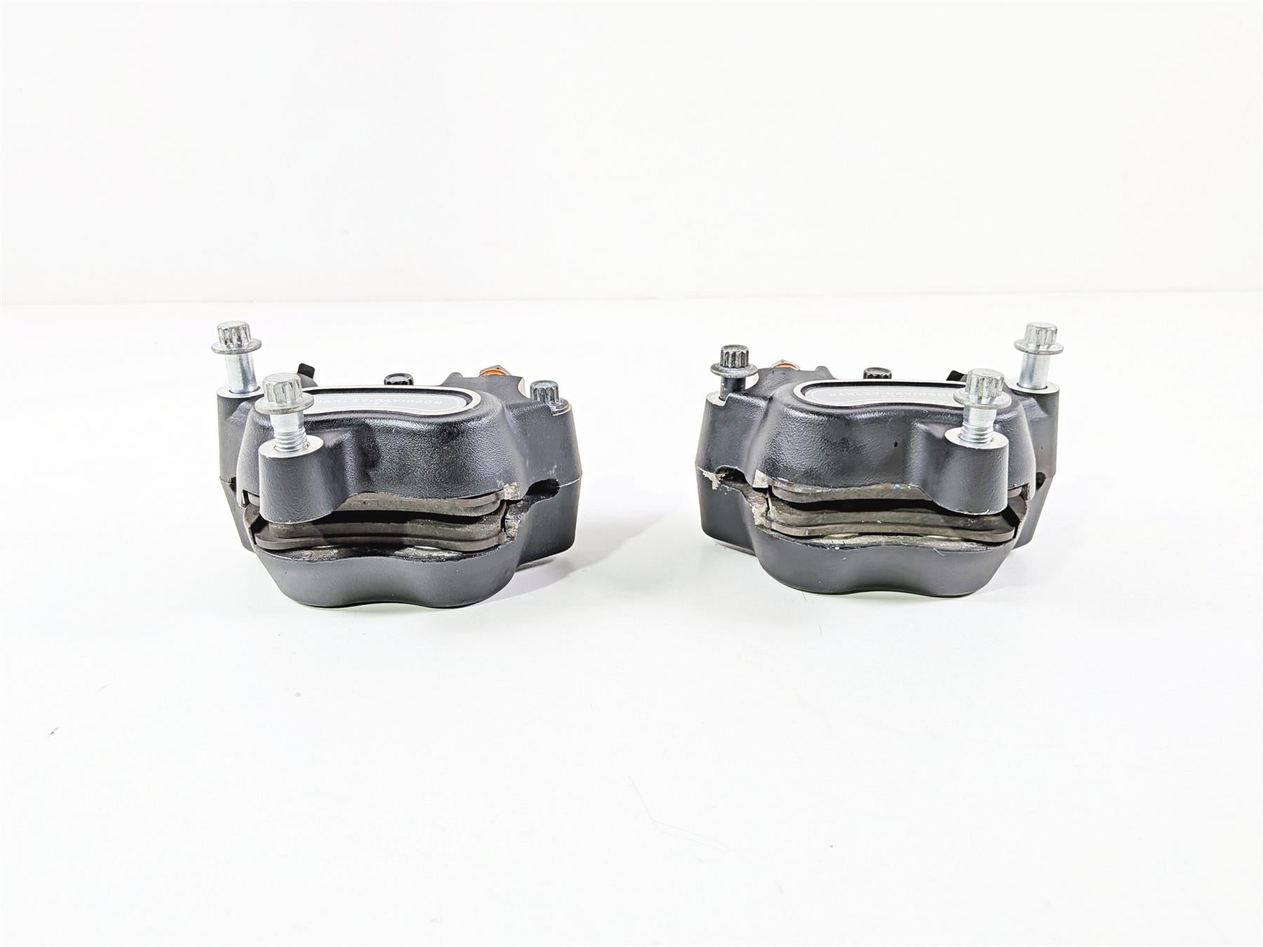 2011 Harley FXDF Dyna Fat Bob Dual Front Brake Caliper Set 44046-08 {{ shop.shopifyCountryName }} - Mototech271