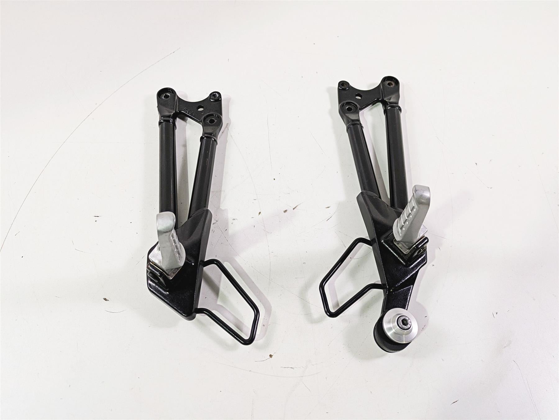 2019 BMW G310GS K02 Rear Footpeg Rest & Mounts Set 46718560597 46718560598 {{ shop.shopifyCountryName }} - Mototech271
