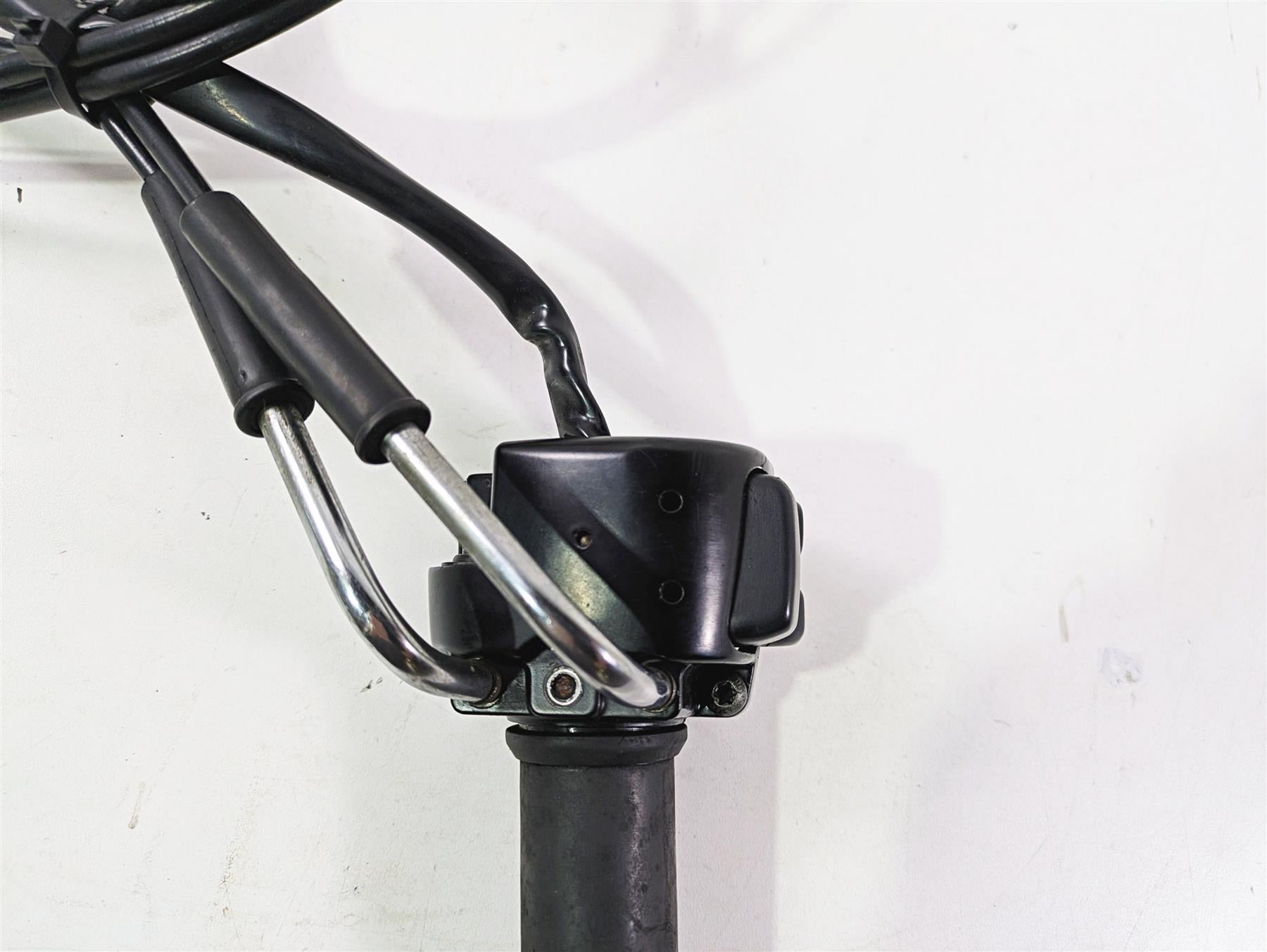 2008 Harley FXDL Dyna Low Rider 105TH Right Hand Control Switch 71591-00 {{ shop.shopifyCountryName }} - Mototech271