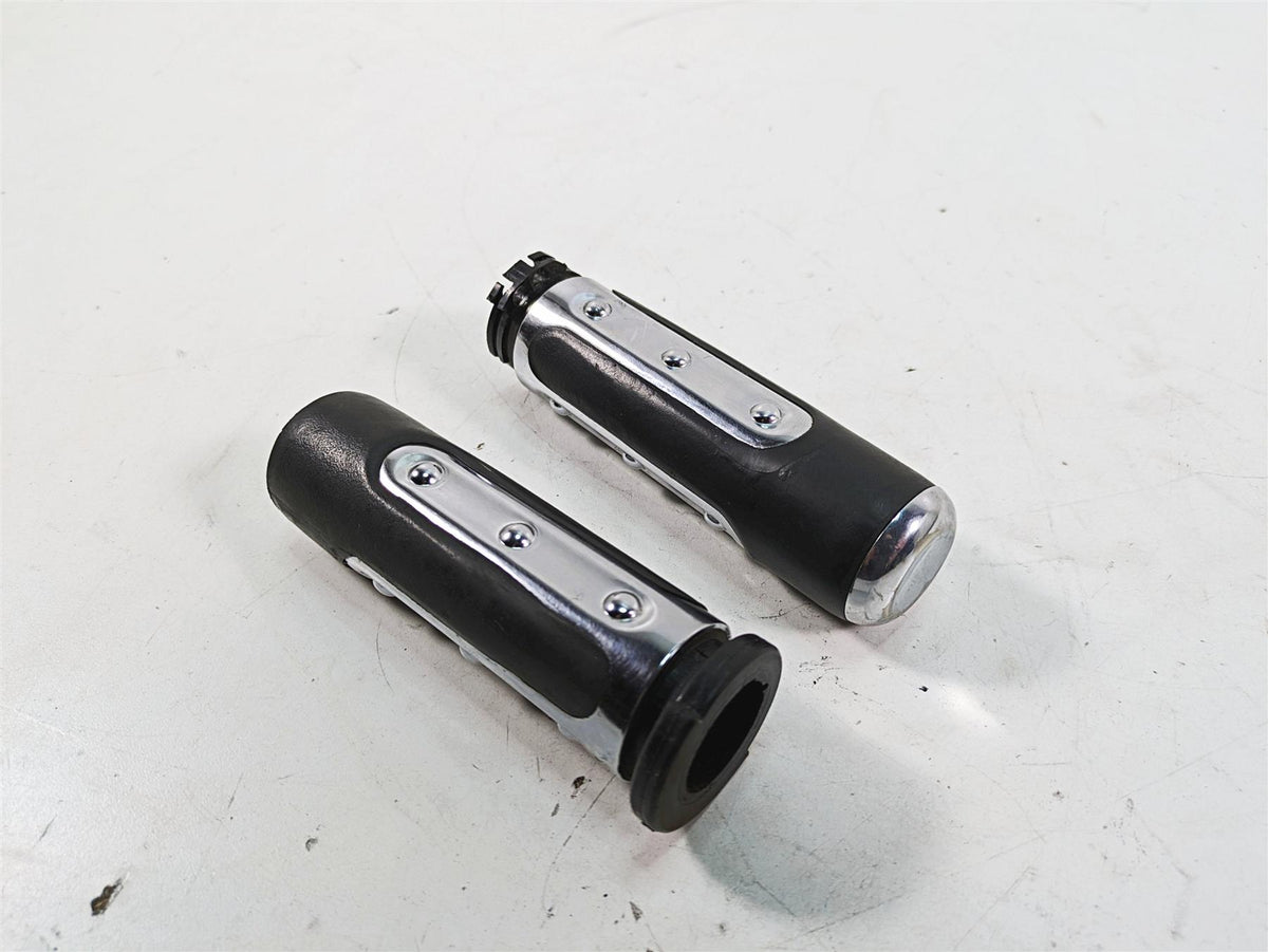 2009 Harley Dyna FXDFSE CVO Fat Bob Ironside Hand Grip Set 56971-07 56972-07 {{ shop.shopifyCountryName }} - Mototech271