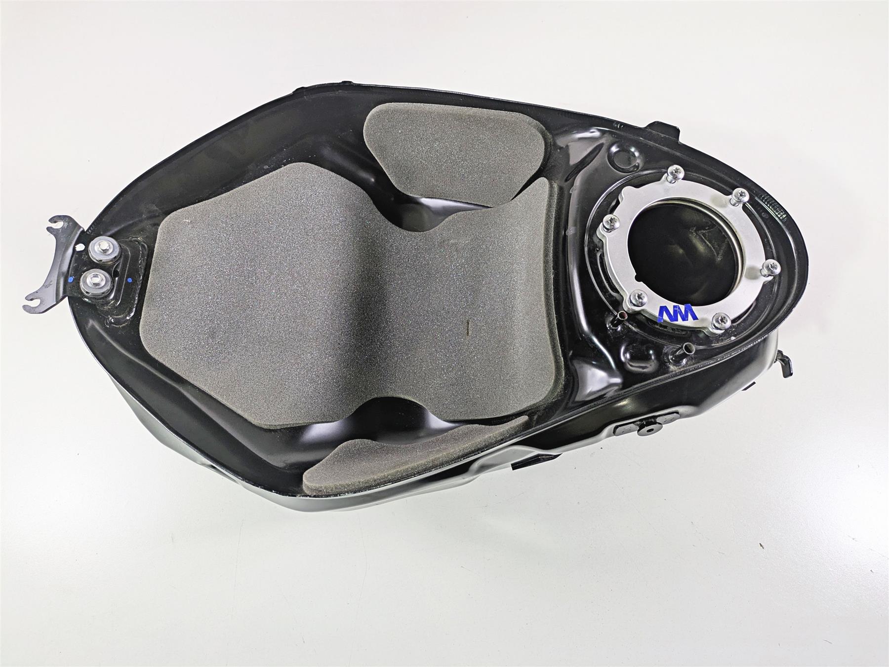 2024 Triumph Street Triple 765 R Fuel Gas Petrol Tank - No Dent - Read T2407560 {{ shop.shopifyCountryName }} - Mototech271
