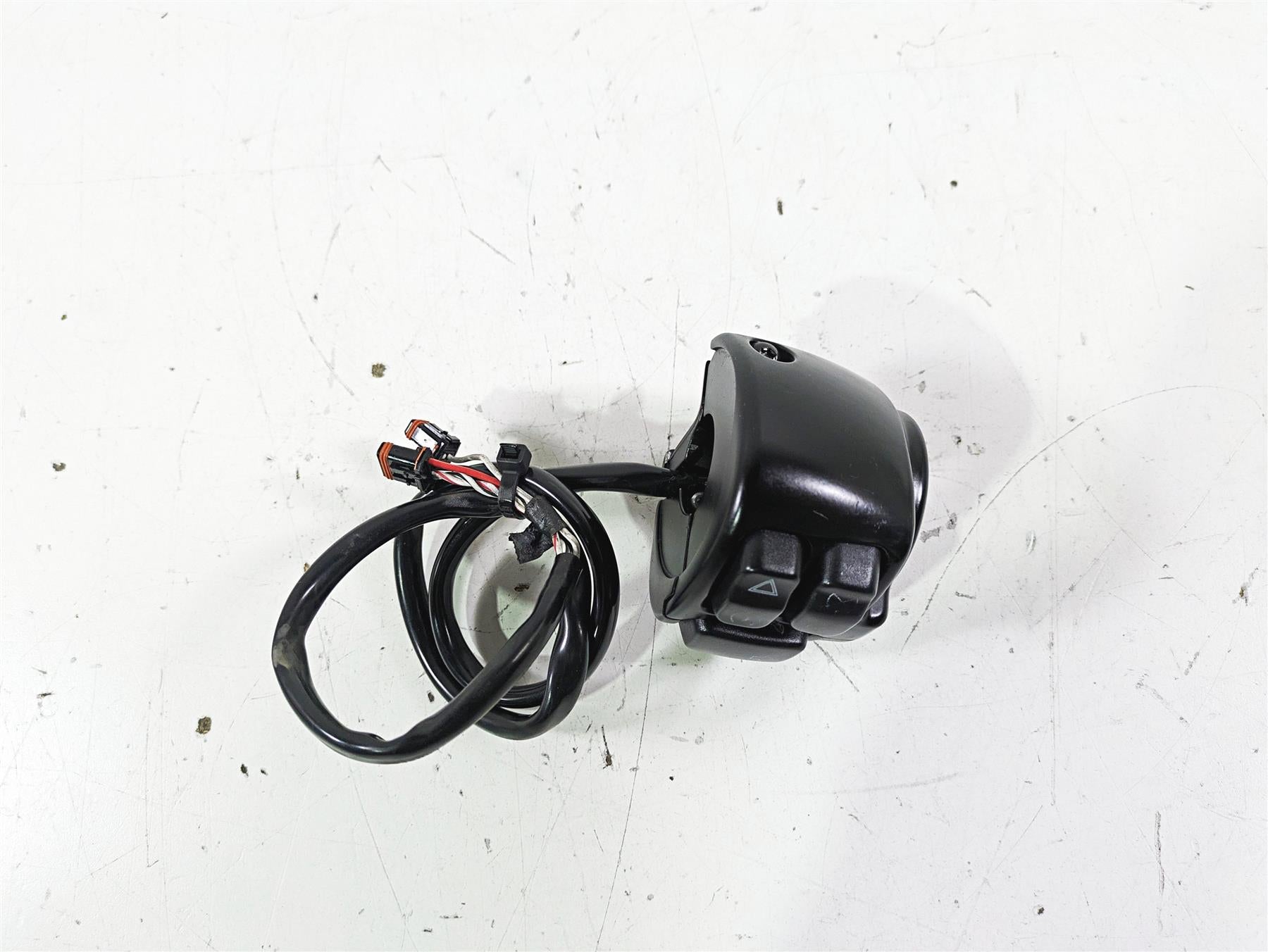 2021 Harley Softail FLSL Slim Right Hand Control Switch 71500462 {{ shop.shopifyCountryName }} - Mototech271
