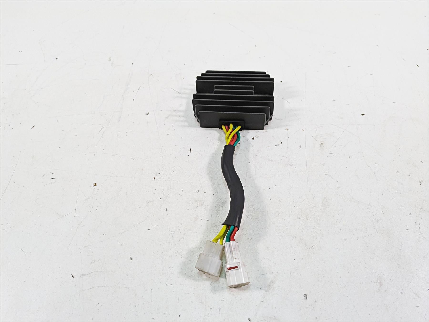 2009 Suzuki GSXR750 K9 Voltage Regulator Rectifier 32800-18H00 32800-47H00 {{ shop.shopifyCountryName }} - Mototech271