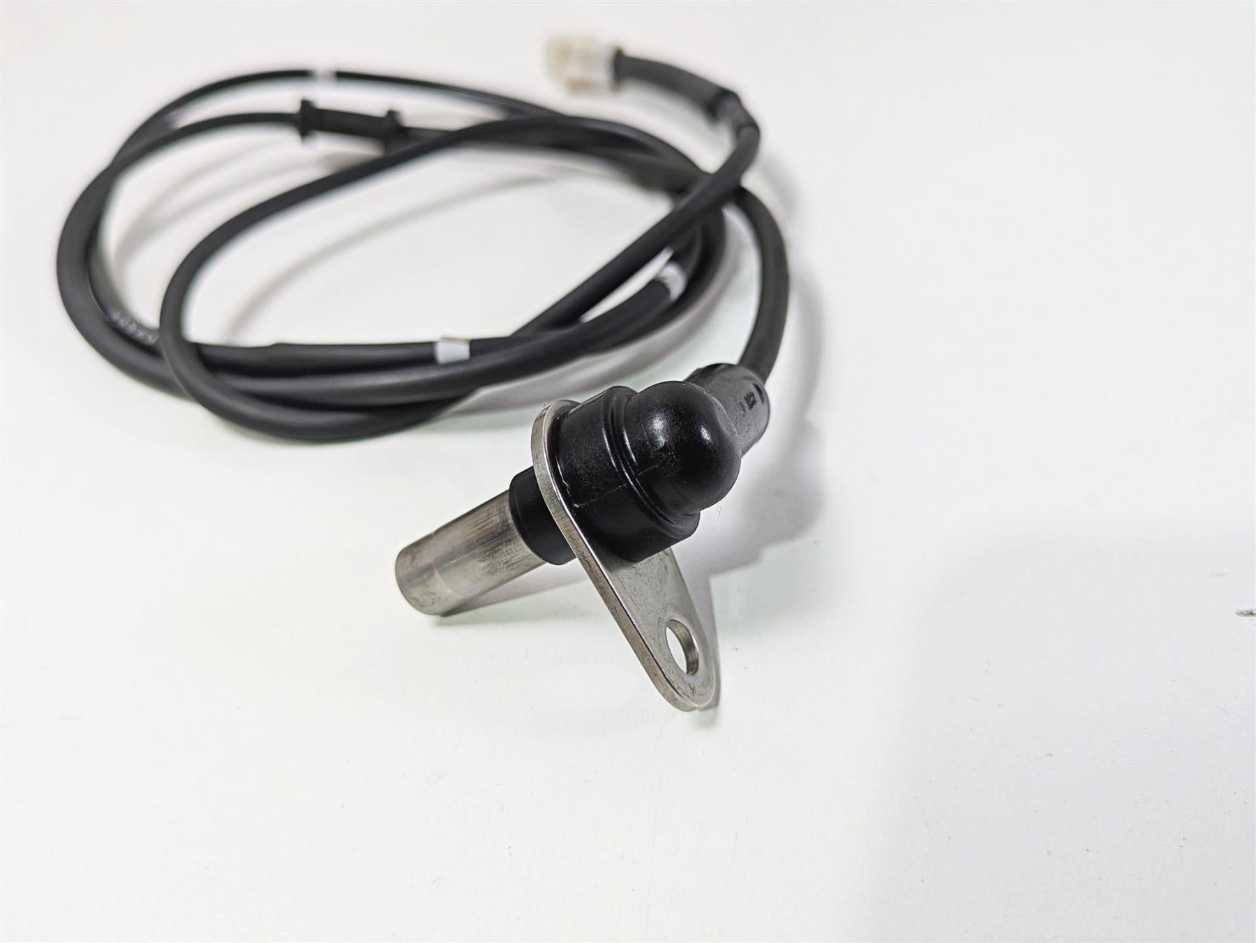2014 Yamaha YZFR1 R1 RN22 Front Abs Brake Wheel Speed Sensor 1KB-85970-01-00 {{ shop.shopifyCountryName }} - Mototech271
