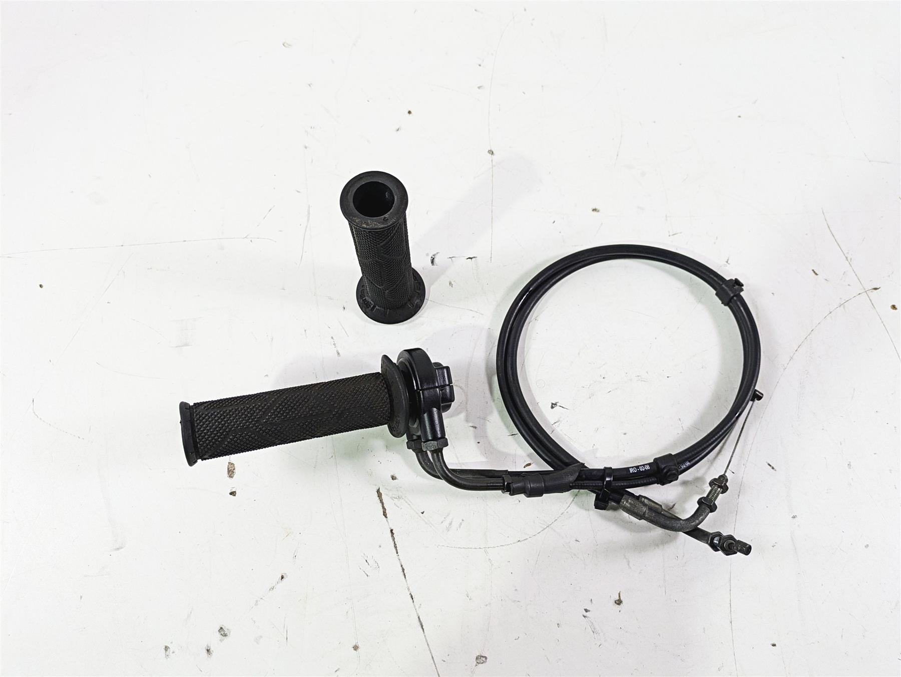 2008 Aprilia RSVR 1000 Factory Throttle Grip Handle Set - Read AP8118566 {{ shop.shopifyCountryName }} - Mototech271