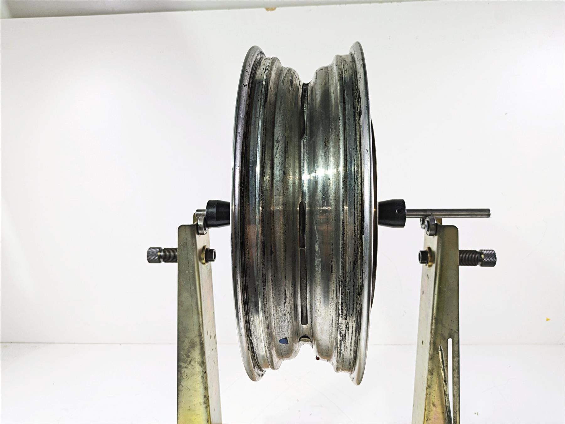 2015 Harley FXDL Dyna Low Rider Oem Rear Wheel Rim 17x4.5 Cast 40900289 {{ shop.shopifyCountryName }} - Mototech271