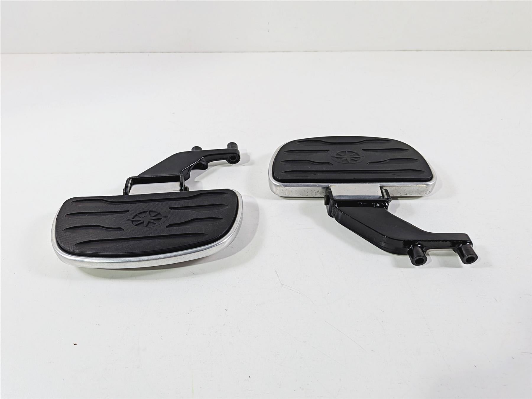 2006 Yamaha XVZ1300 Royal Star Rear Passenger Floor Board Set 4XY-27430-00-00 {{ shop.shopifyCountryName }} - Mototech271