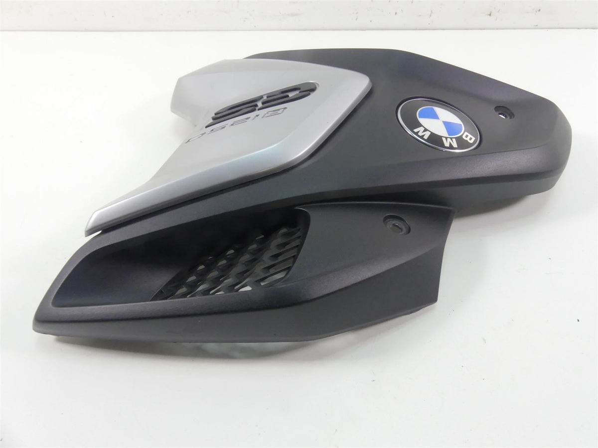 2019 BMW R1250GS K50 Right Side Intake Fairing & Emblem 46638556656 46638392882 {{ shop.shopifyCountryName }} - Mototech271
