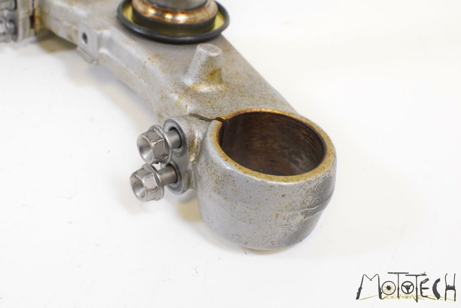 2006 Suzuki SV650 S Lower Triple Tree Steering Clamp 51410-17G20 {{ shop.shopifyCountryName }} - Mototech271