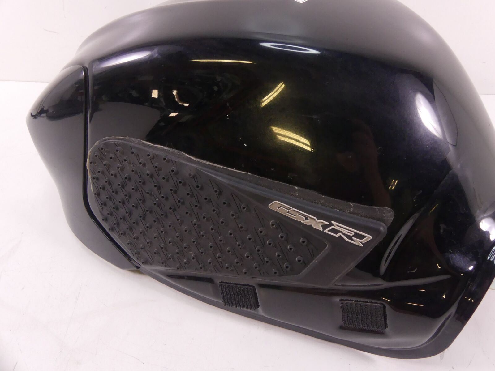 2018 Suzuki GSXR750 Fuel Gas Petrol Tank Reservoir & Covers 44100-14J32-YVB {{ shop.shopifyCountryName }} - Mototech271