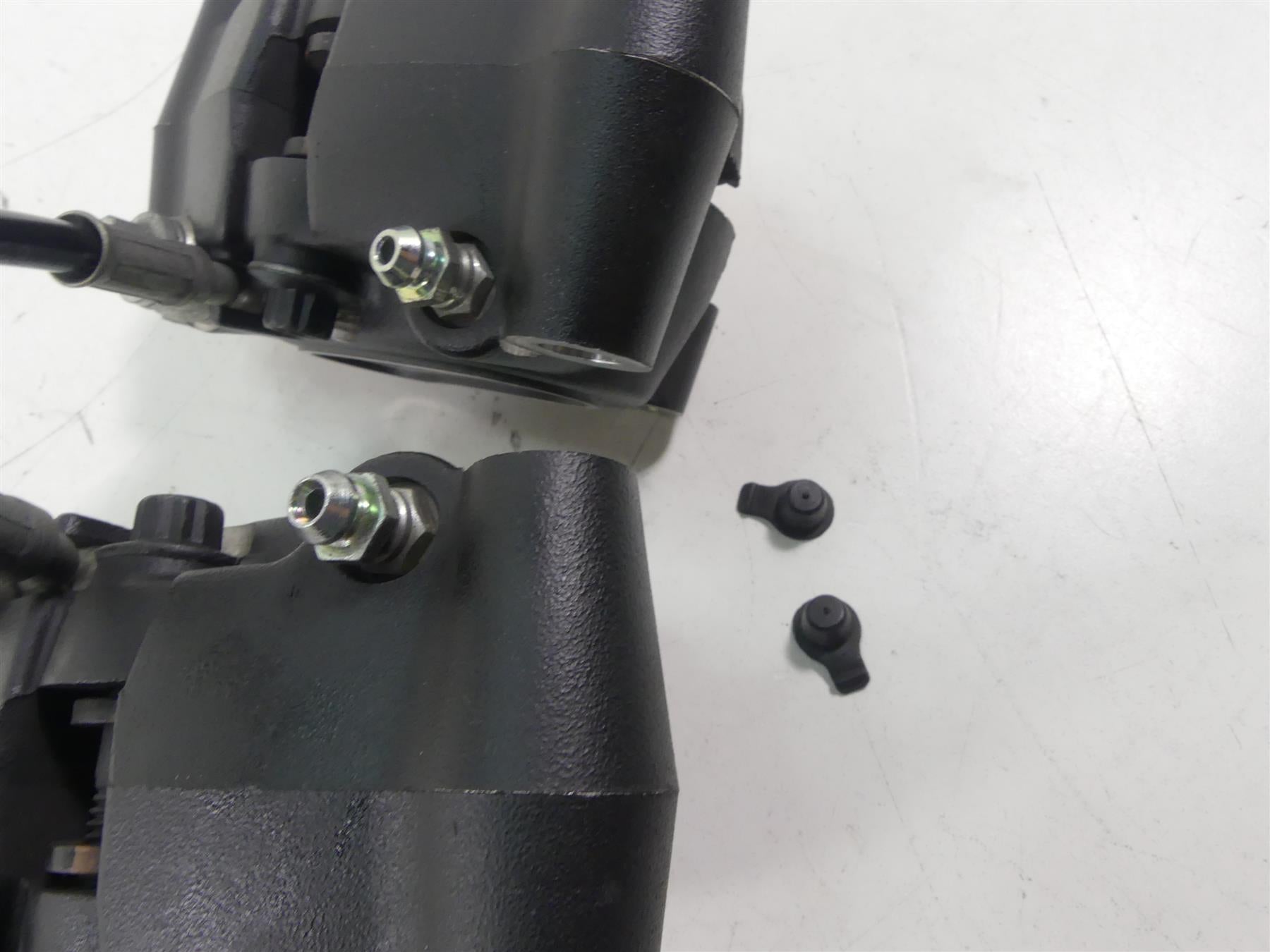 2014 Harley FXDL Dyna Low Rider Front Dual Brake Caliper 41300001 41300002 {{ shop.shopifyCountryName }} - Mototech271