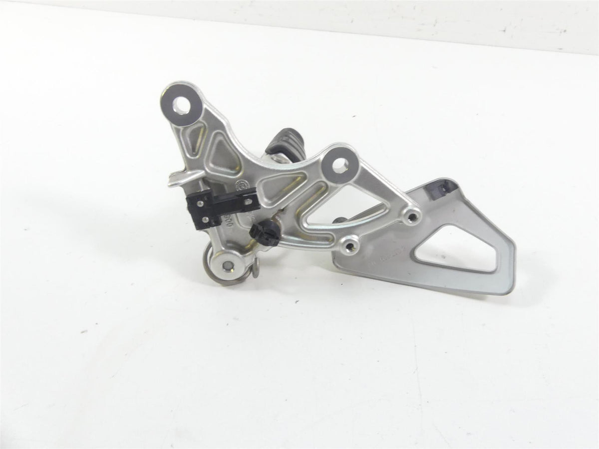 2016 BMW R nineT R9T K21 Right Front Rider Driver Footpeg Foot Peg 46717671078 {{ shop.shopifyCountryName }} - Mototech271