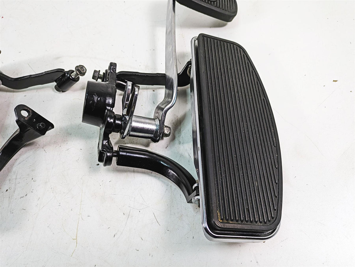 2009 Harley Touring FLHTCU Electra Glide Front Floorboard Pedal Set 33895-82E {{ shop.shopifyCountryName }} - Mototech271
