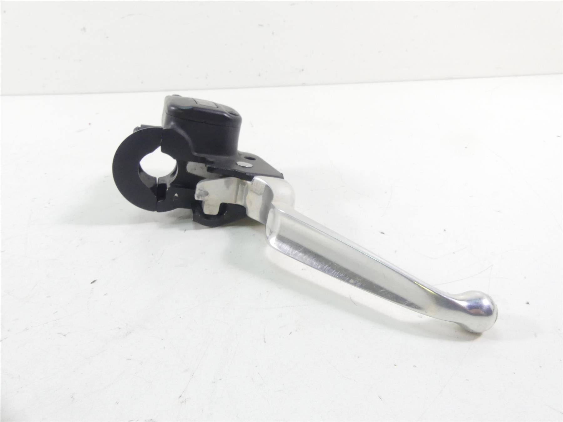 2017 Harley FLS Softail Slim Front Brake Master Cylinder + Lever 41700233 {{ shop.shopifyCountryName }} - Mototech271