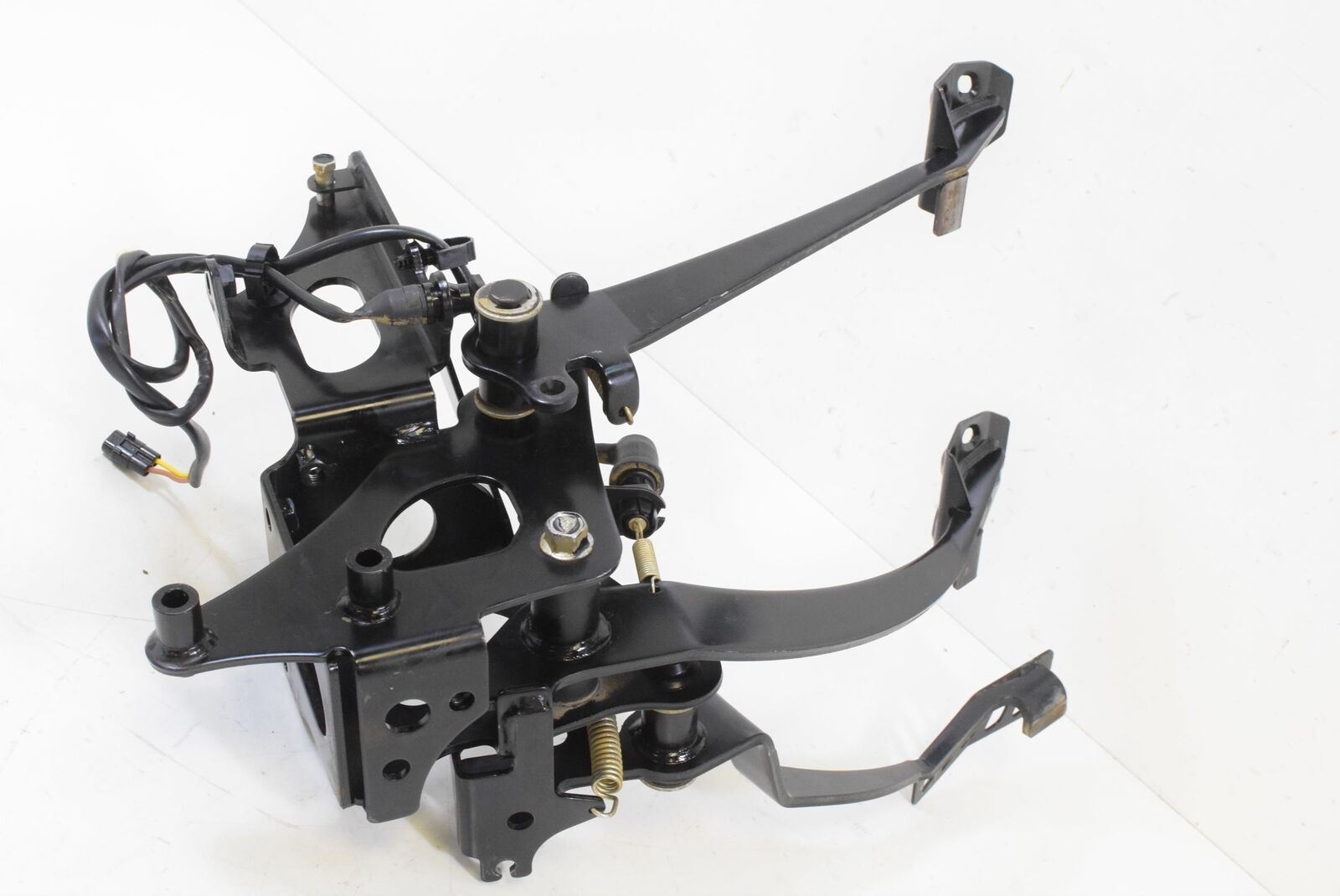 2016 Yamaha YXZ1000 R EPS Brake Clutch Accelerate Foot Pedal Set 2HC-F2548-11 {{ shop.shopifyCountryName }} - Mototech271