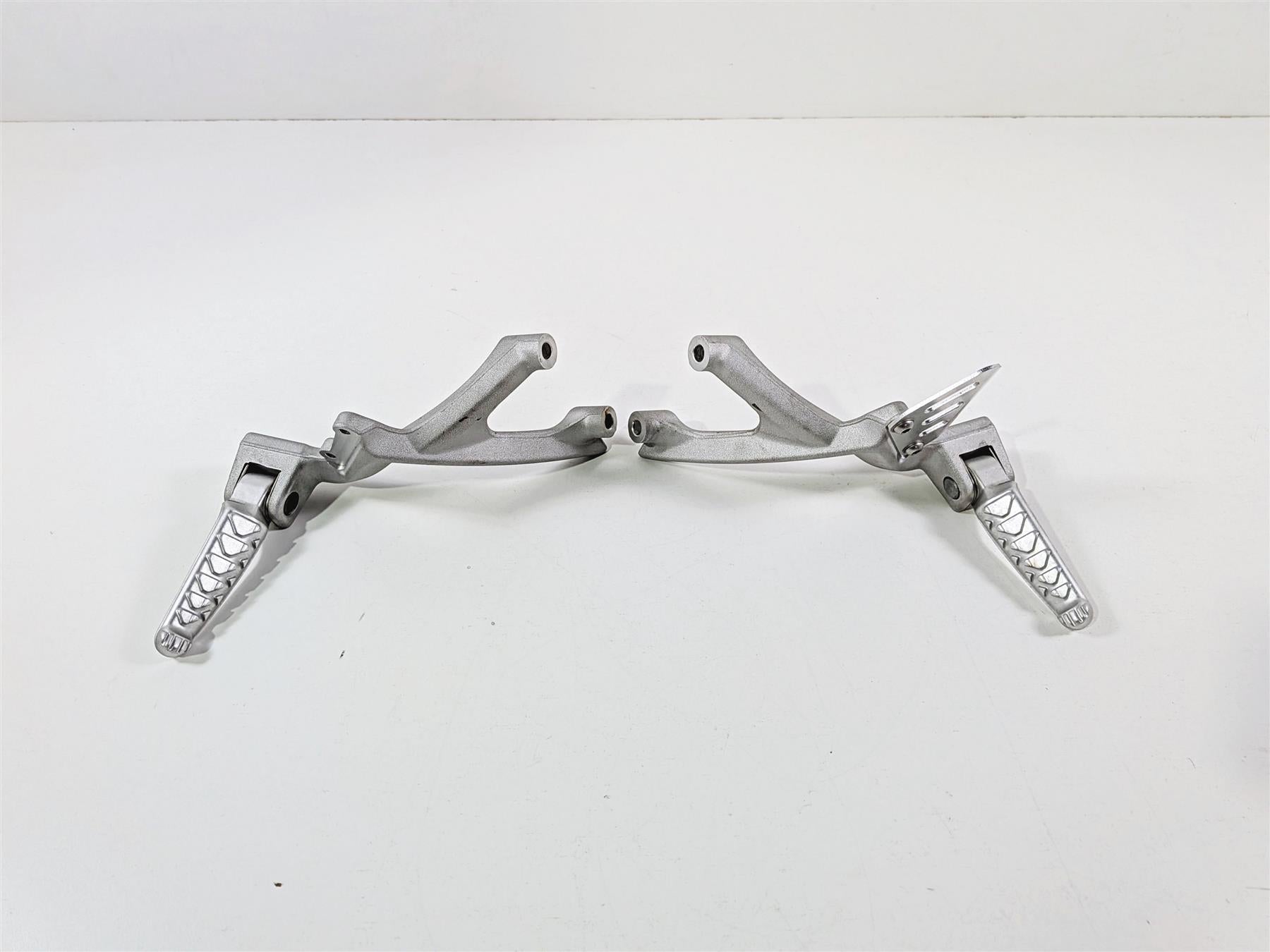 2014 Aprilia RSV4 RR Factory Rear Passenger Foot Peg Rest Set 893996 893997 {{ shop.shopifyCountryName }} - Mototech271
