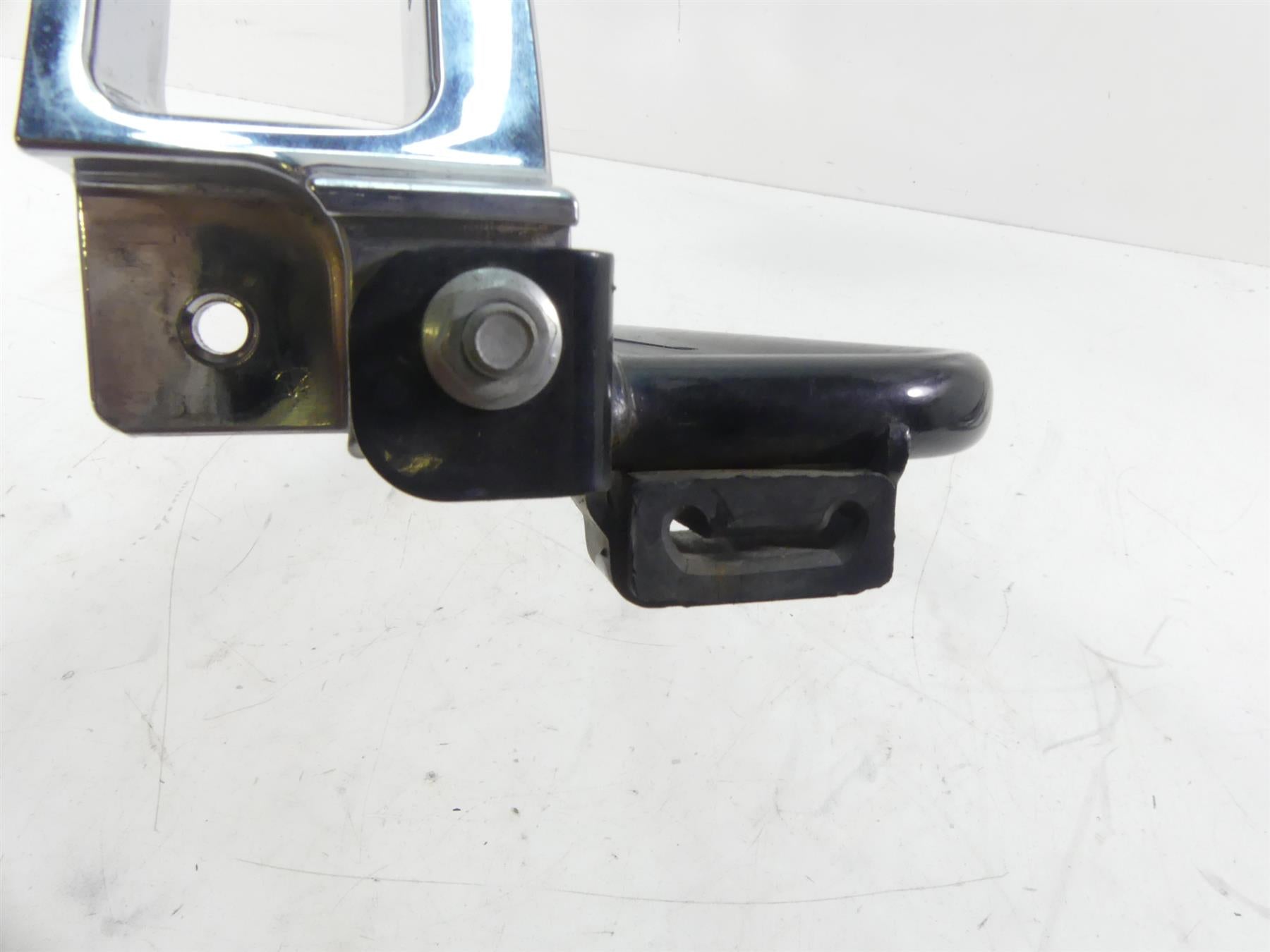 2014 Harley Touring FLHX Street Glide Right Rear Saddlebag Support Stay 90200502 {{ shop.shopifyCountryName }} - Mototech271