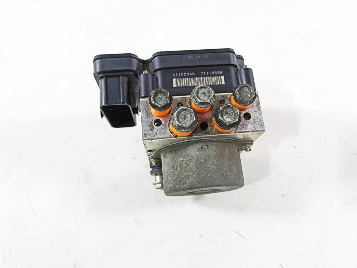 2017 Harley Touring FLTRXS Road Glide Rear Abs Brake Pump Unit Module 41100061B {{ shop.shopifyCountryName }} - Mototech271