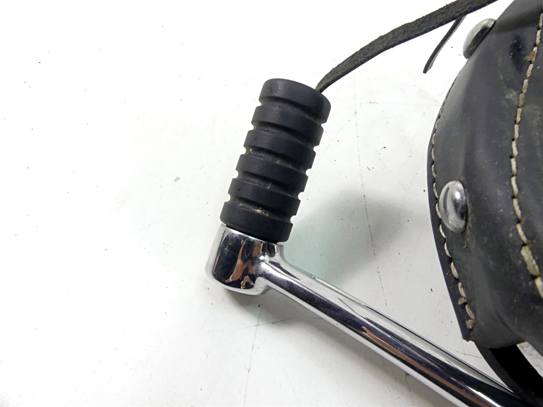 2019 Indian Chieftain Classic Left Floor Board + Shift Lever 1019309 5138405 {{ shop.shopifyCountryName }} - Mototech271