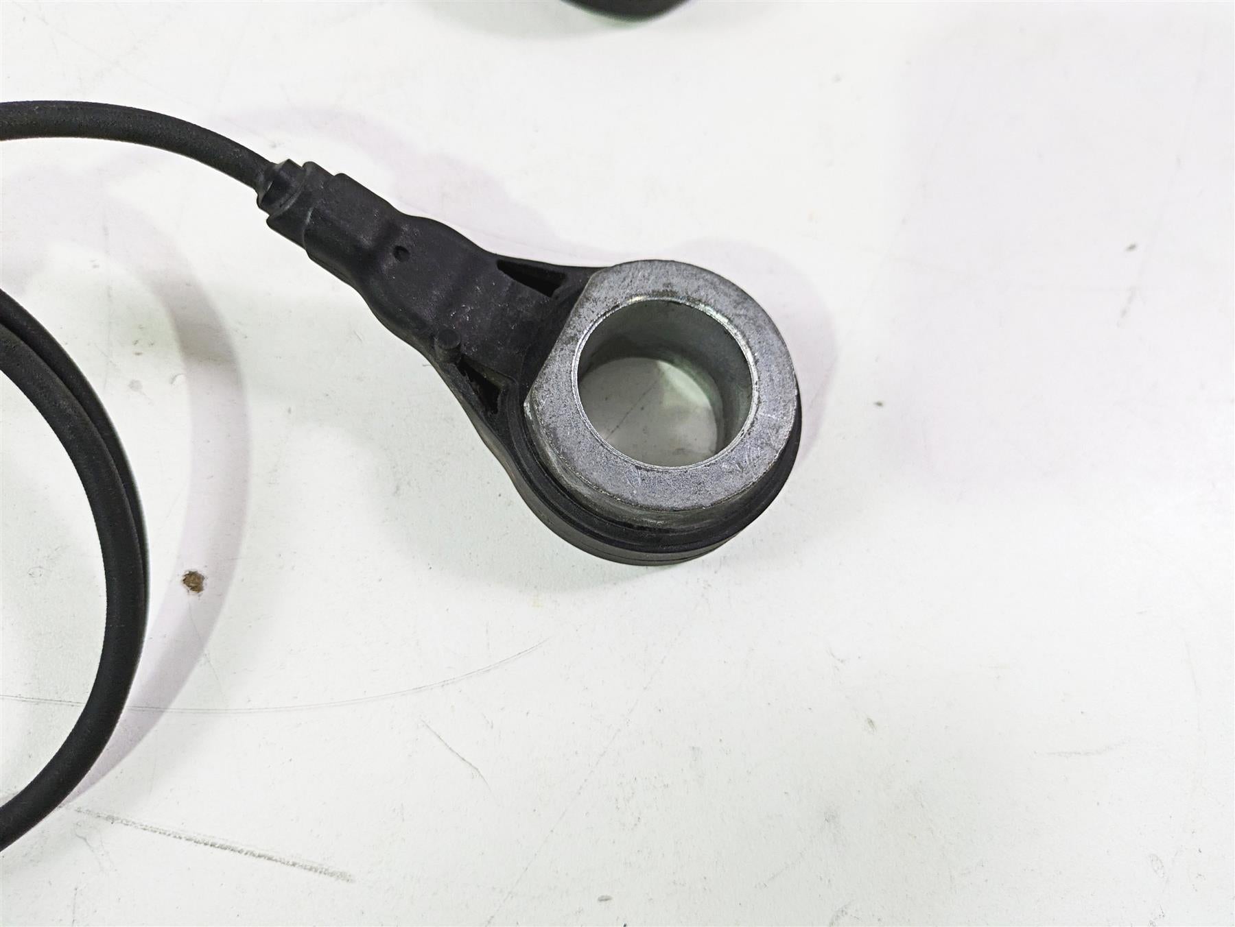 2011 Harley Touring FLHTCUSE CVO E-Glide Abs Brake Wheel Speed Sensors 40614-08 {{ shop.shopifyCountryName }} - Mototech271