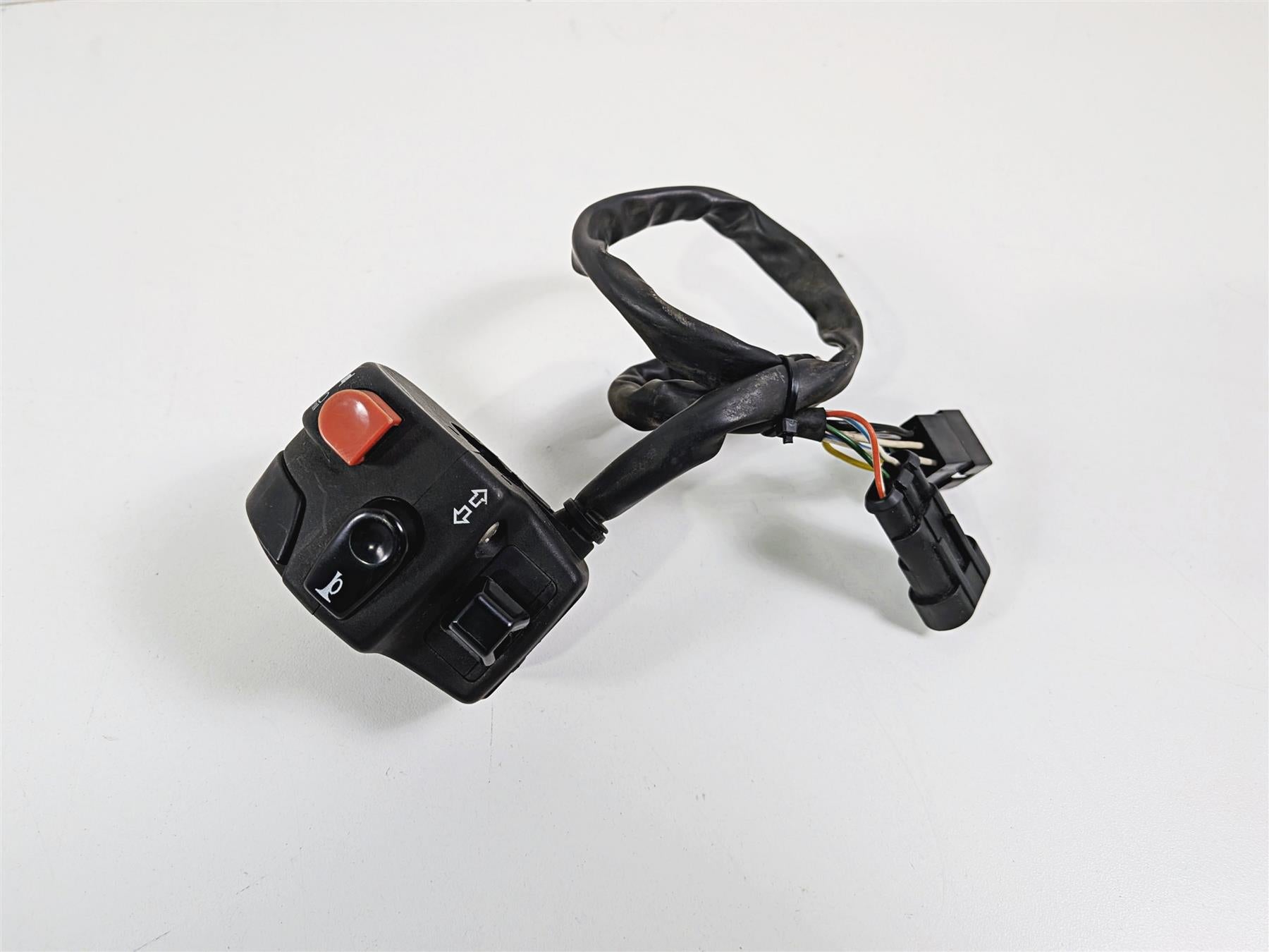 2008 Aprilia RSVR 1000 Factory Left Hand Control Switch Blinker Light AP8127365 {{ shop.shopifyCountryName }} - Mototech271