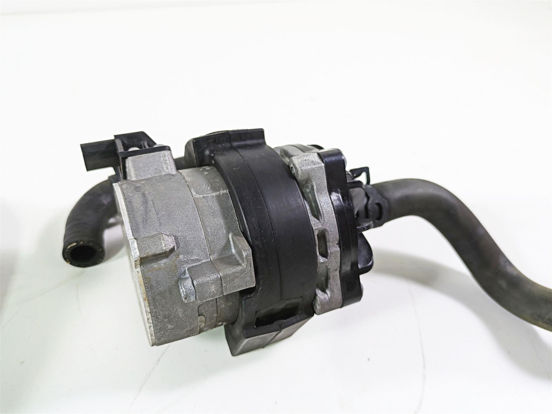 2017 Harley Touring FLHTKSE CVO E-Glide Water Pump + Lines & Cover 26600048A {{ shop.shopifyCountryName }} - Mototech271