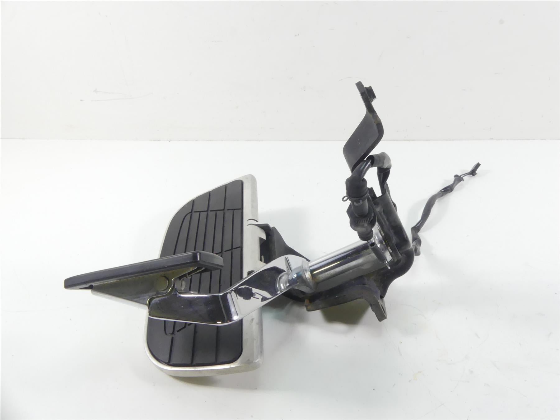 2009 Honda VTX1300 Touring Front Right Floor Board & Brake Pedal 50615-MEA-670 {{ shop.shopifyCountryName }} - Mototech271