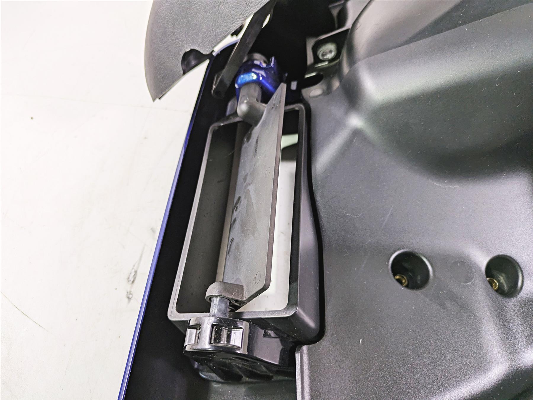 2015 Harley Touring FLHTKL E -Glide Low Right Lower Leg Fairing Cover 57100114 {{ shop.shopifyCountryName }} - Mototech271