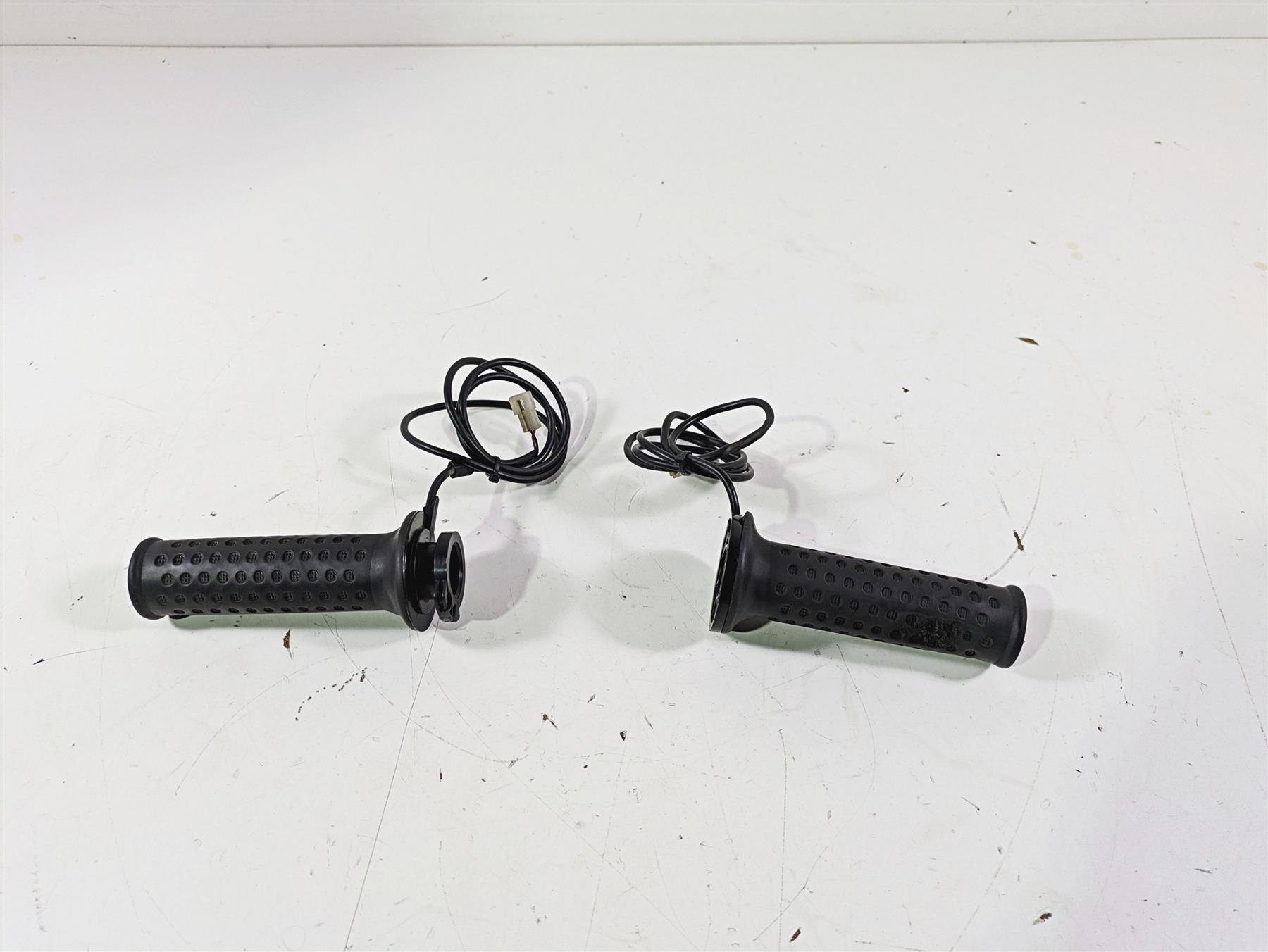 2016 Moto Guzzi Stelvio 1200 8V NTX Heated Hand Heat Grip Set 2S002029 {{ shop.shopifyCountryName }} - Mototech271