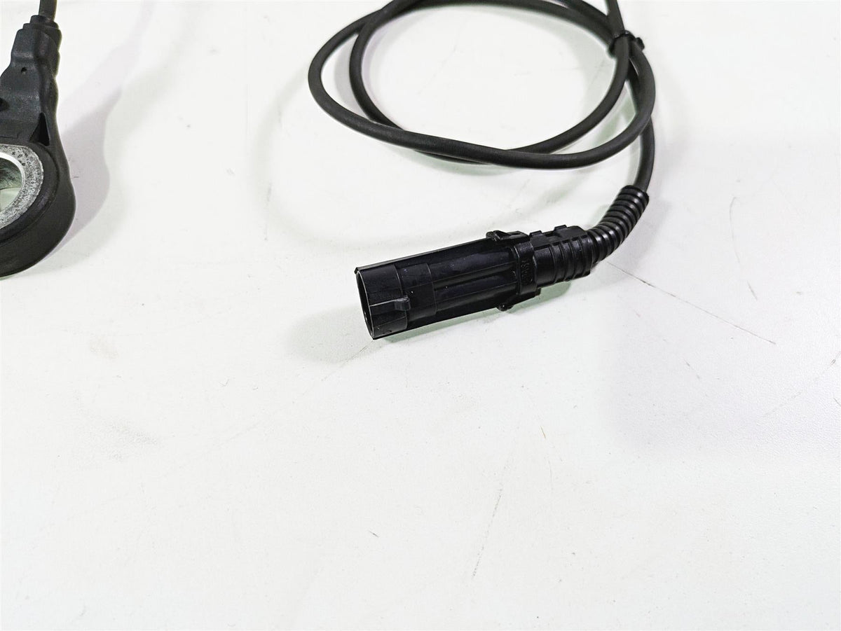 2017 Harley Touring FLHTKSE CVO E-Glide Abs Wheel Speed Sensors Set 32700015 {{ shop.shopifyCountryName }} - Mototech271