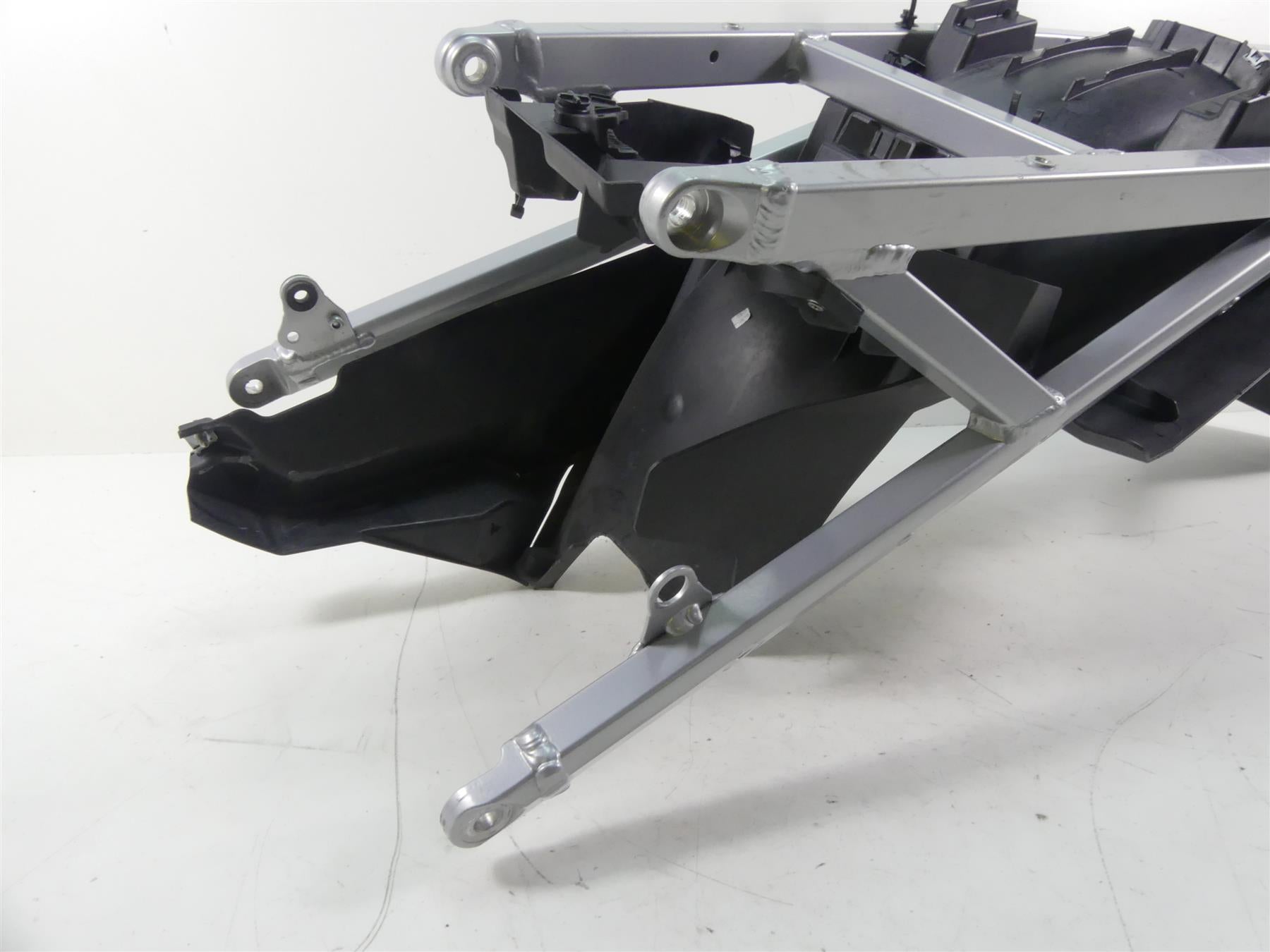 2017 BMW R1200RT K52 Rear Sub Frame Subframe & Inner Fender 46518528588 {{ shop.shopifyCountryName }} - Mototech271