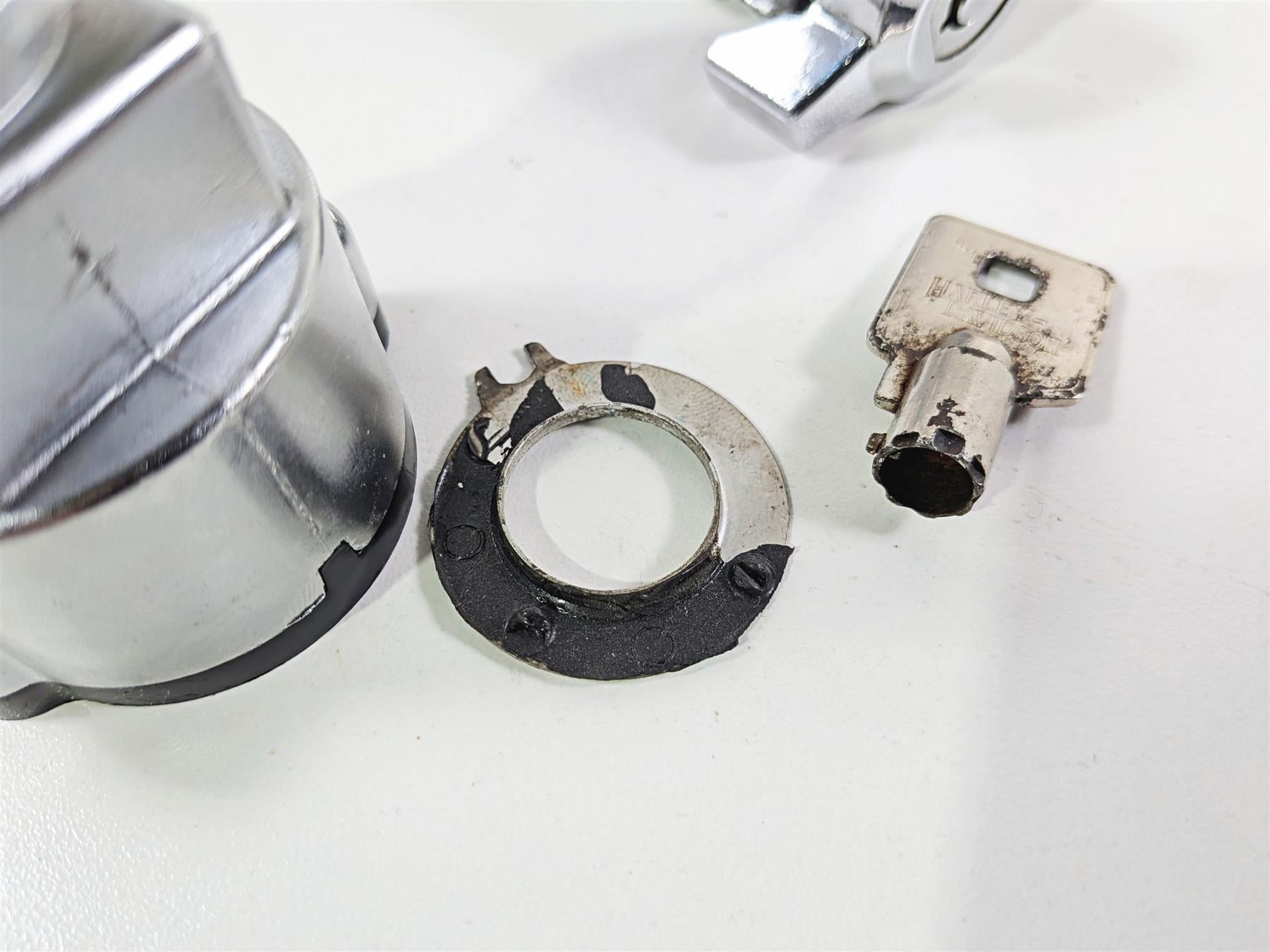 2014 Harley FXDL Dyna Low Rider Ignition Switch Key Lock Set 71475-06B {{ shop.shopifyCountryName }} - Mototech271