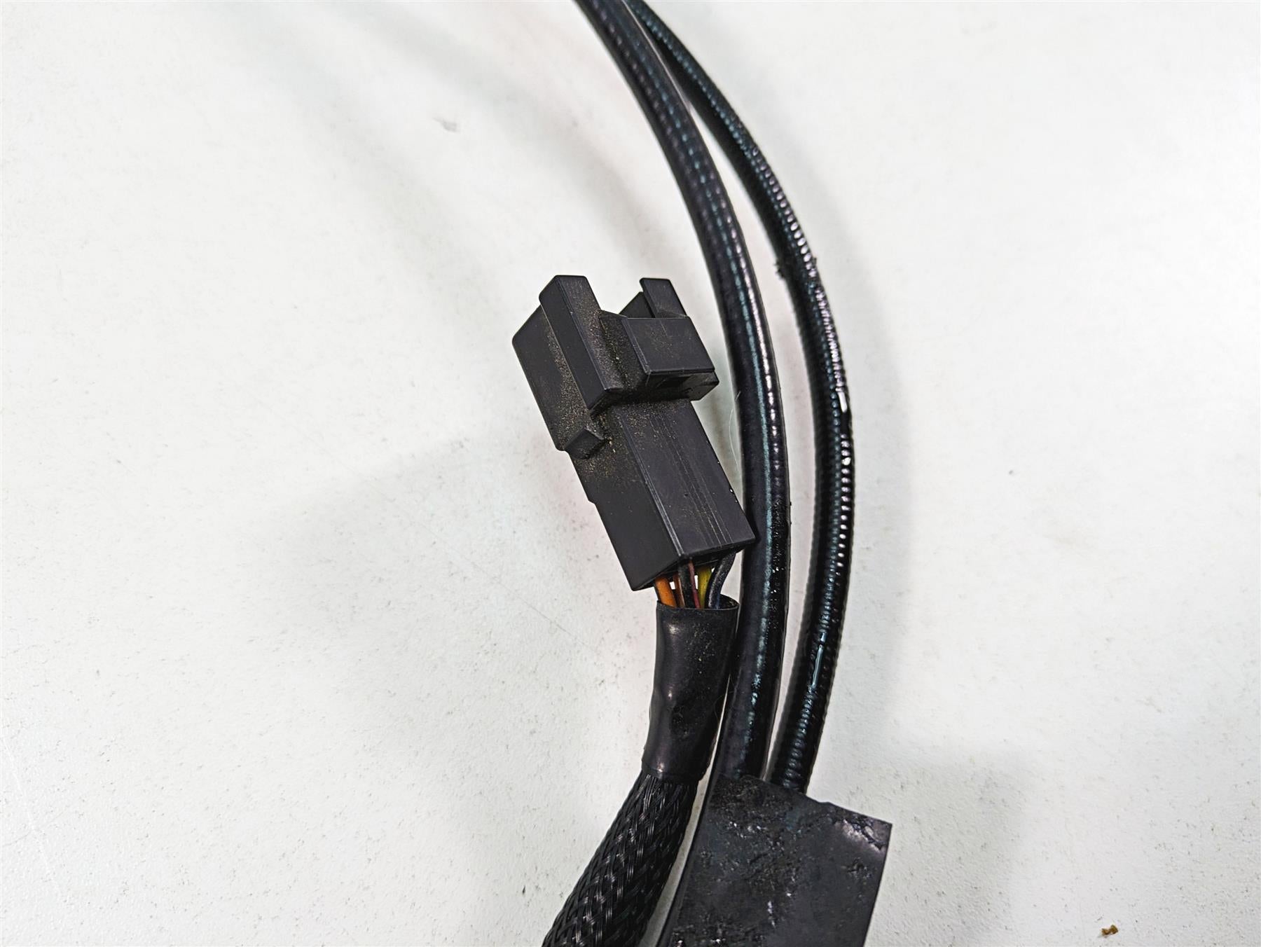 2016 Suzuki M109R VZR1800 Right Hand Start Stop Control Switch 37200-06J00 {{ shop.shopifyCountryName }} - Mototech271