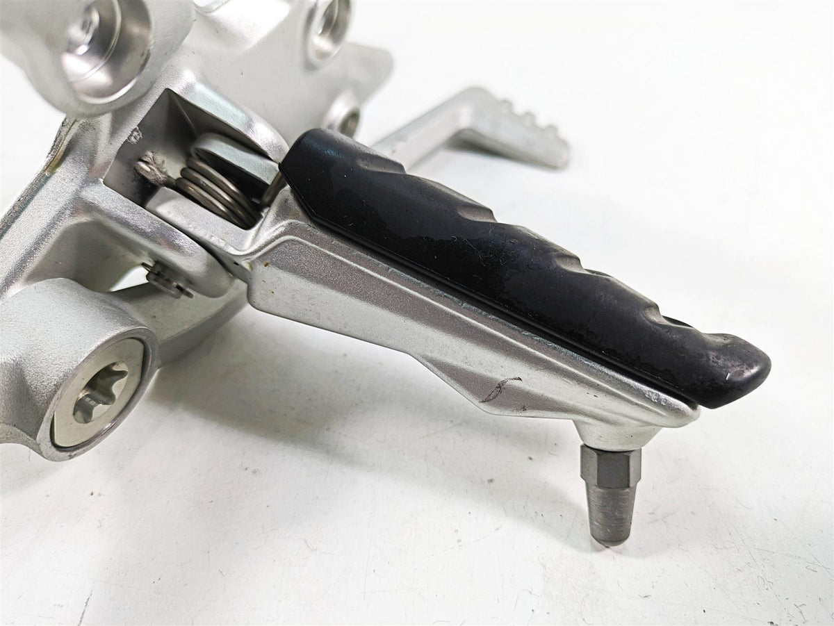 2016 BMW R1200R K53 Right Rider Footpeg & Brake Pedal Lever Set 46718540797 {{ shop.shopifyCountryName }} - Mototech271