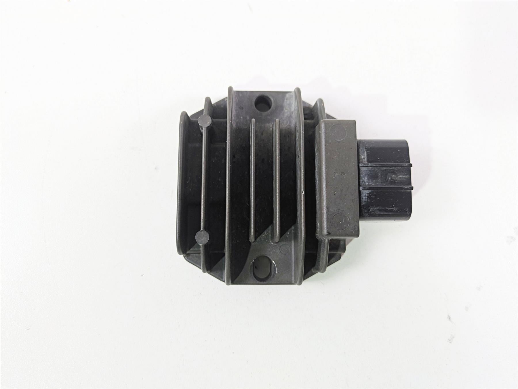 2018 KTM 1290 Super Duke R Rectifier Voltage Regulator FH022AA 60311034000 {{ shop.shopifyCountryName }} - Mototech271