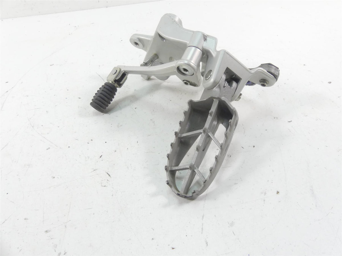 2020 Ducati Multistrada 1260 Enduro Left Rider Footpeg & Shifter Set 82423391AA {{ shop.shopifyCountryName }} - Mototech271