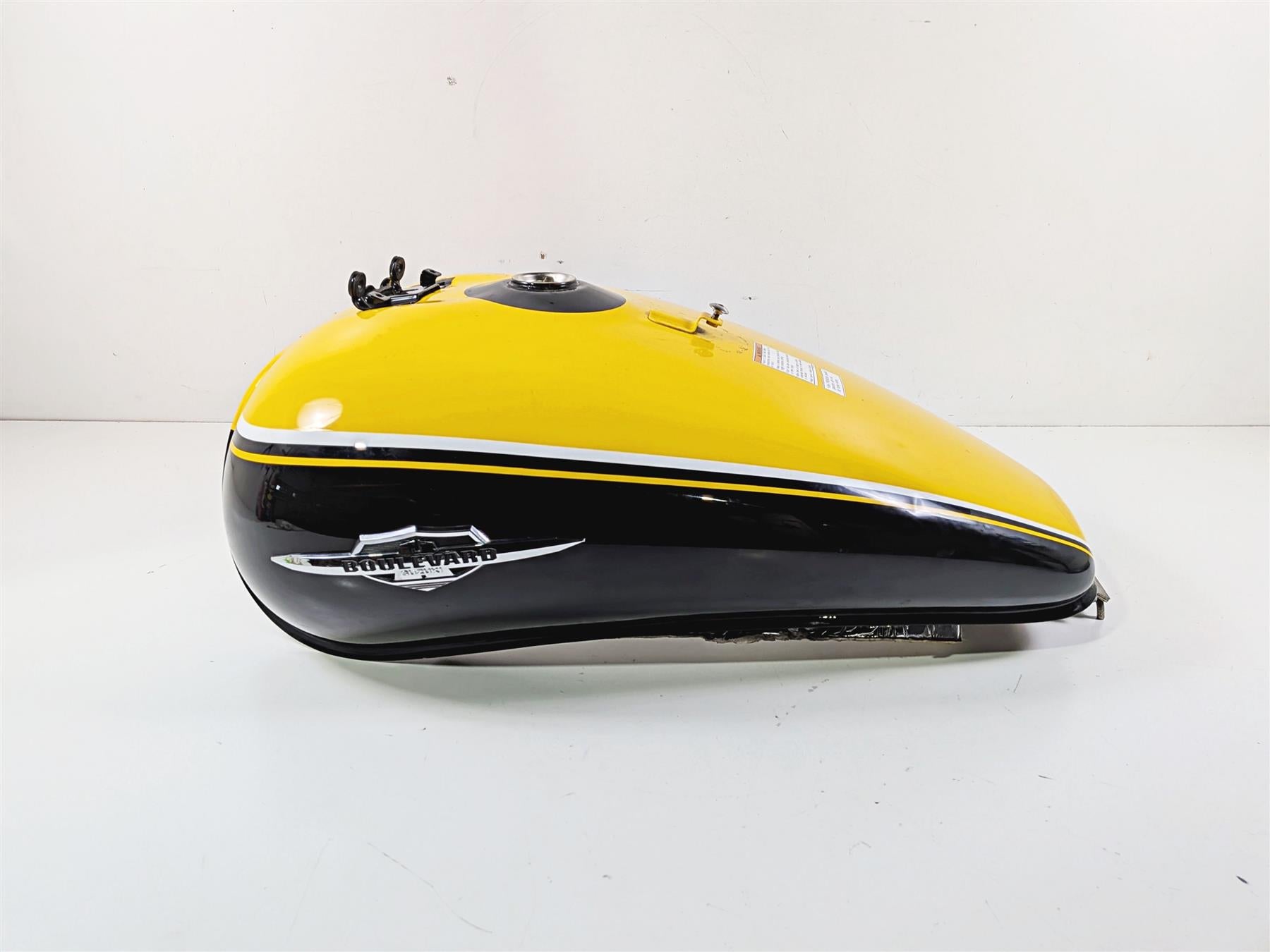 2014 Suzuki M109R VZR1800 Boulevard Fuel Gas Petrol Tank - Read 44100-48GN0 {{ shop.shopifyCountryName }} - Mototech271