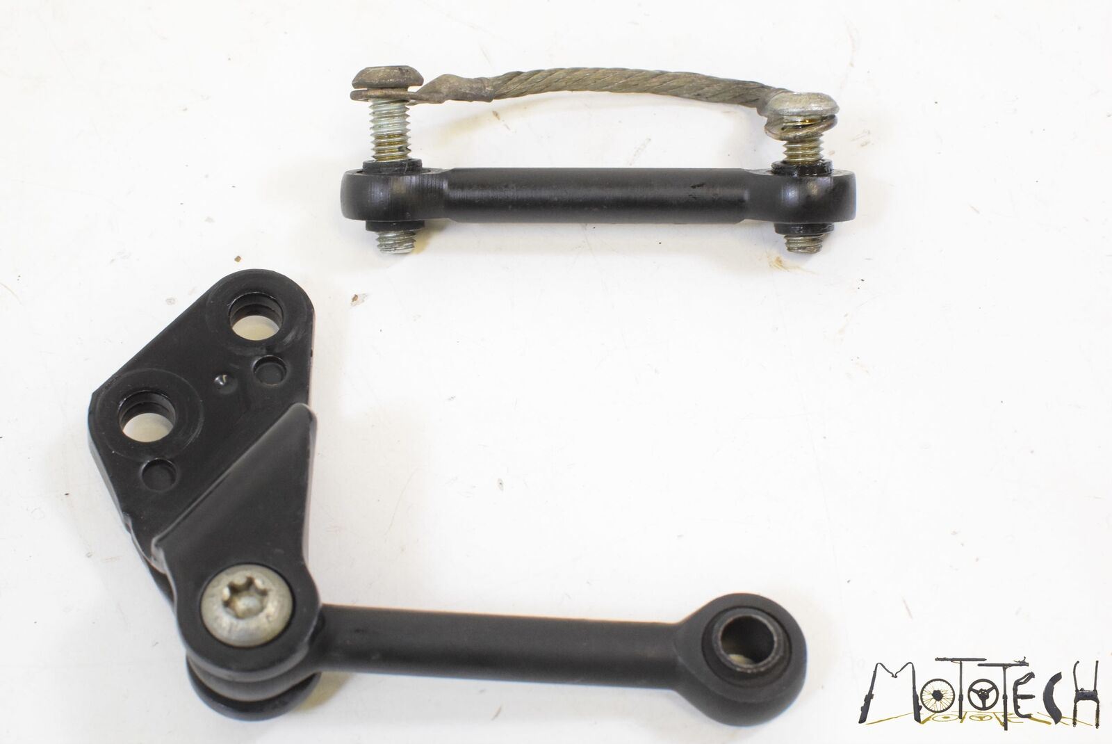 2008 Harley Sportster XL1200 LOW Engine To Frame Mount Bracket SET 47471-04A {{ shop.shopifyCountryName }} - Mototech271