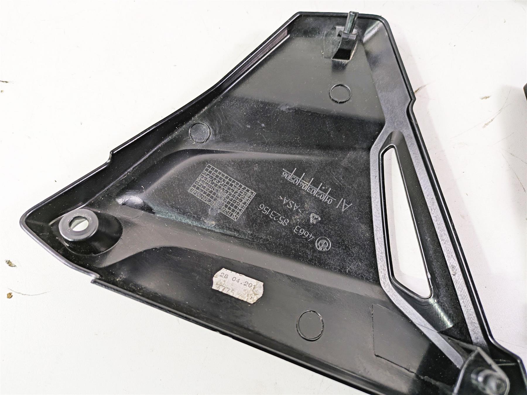2019 BMW G310GS K02 Left Main Cover Fairing Emblem Set 46638560417 {{ shop.shopifyCountryName }} - Mototech271