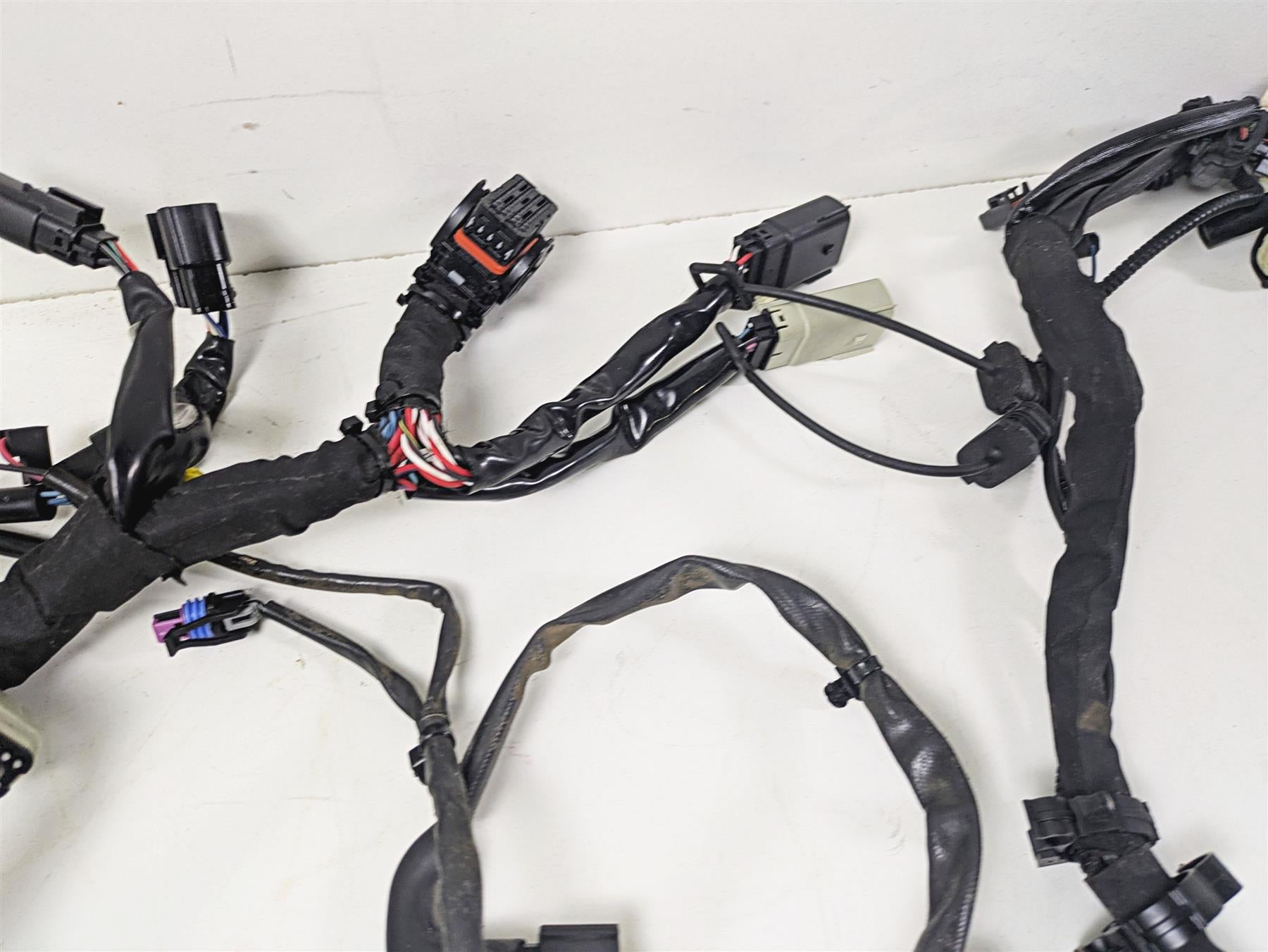2015 Harley Touring FLHTKL Electra Glide Main Wiring Harness Loom Abs 69200118 {{ shop.shopifyCountryName }} - Mototech271