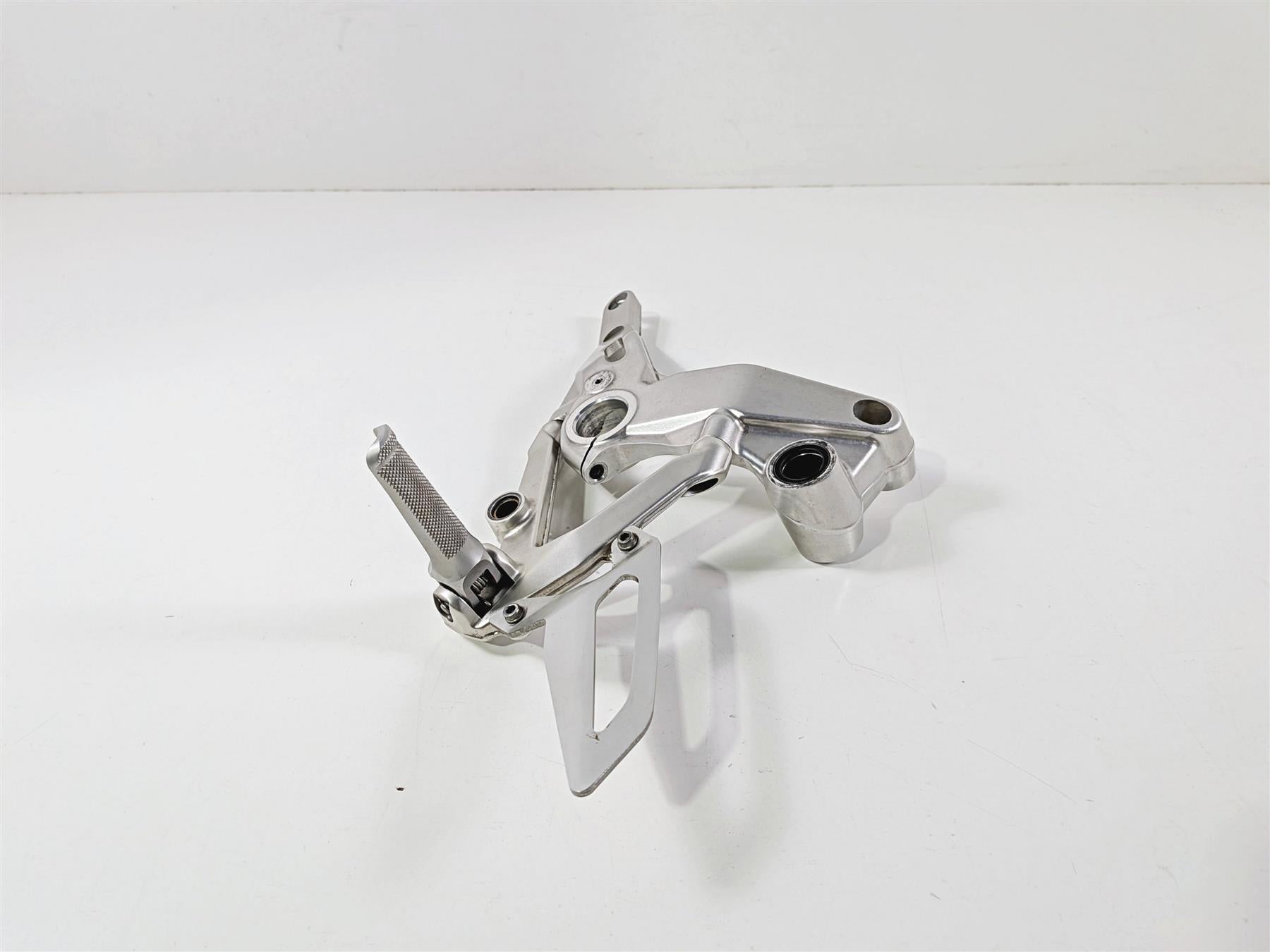 2017 Ducati Panigale 1299 Left Front Foot Peg & Frame Mount 82431861A 8291E061A-Mototech271
