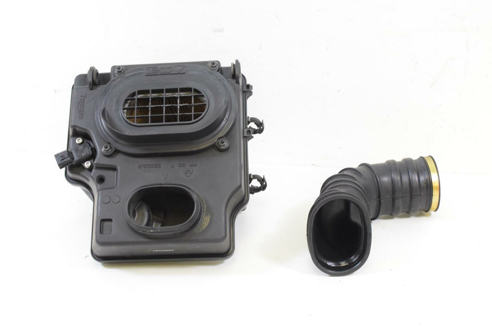 2015 Triumph Rocket III Touring ABS Mid Center Air Box Breather Cleaner T2202201 {{ shop.shopifyCountryName }} - Mototech271