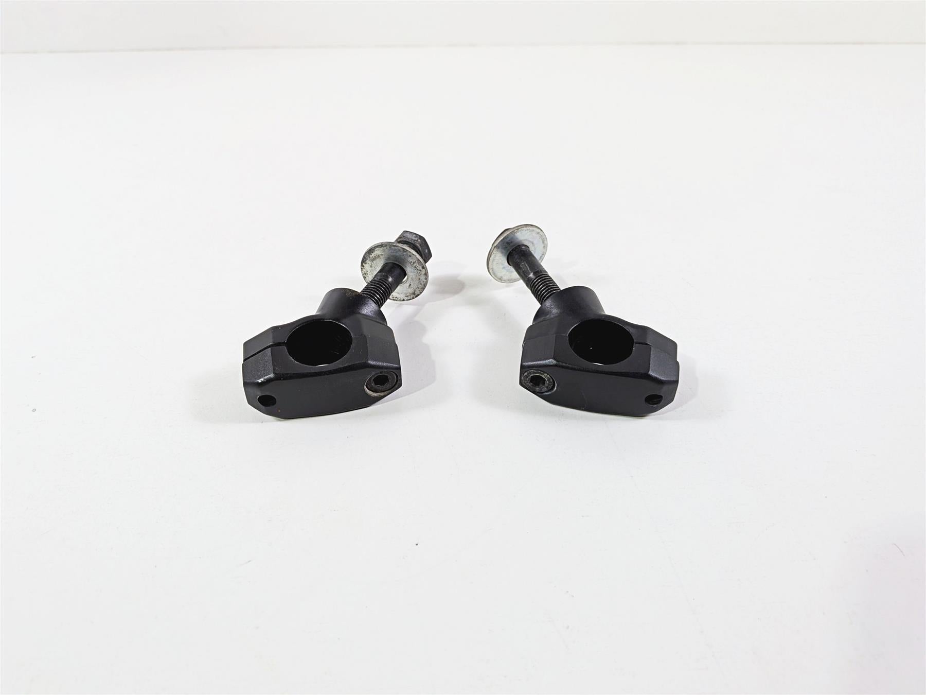 2016 Victory Cross Country Black Handlebar Holder Riser Mount Set 5139570 {{ shop.shopifyCountryName }} - Mototech271