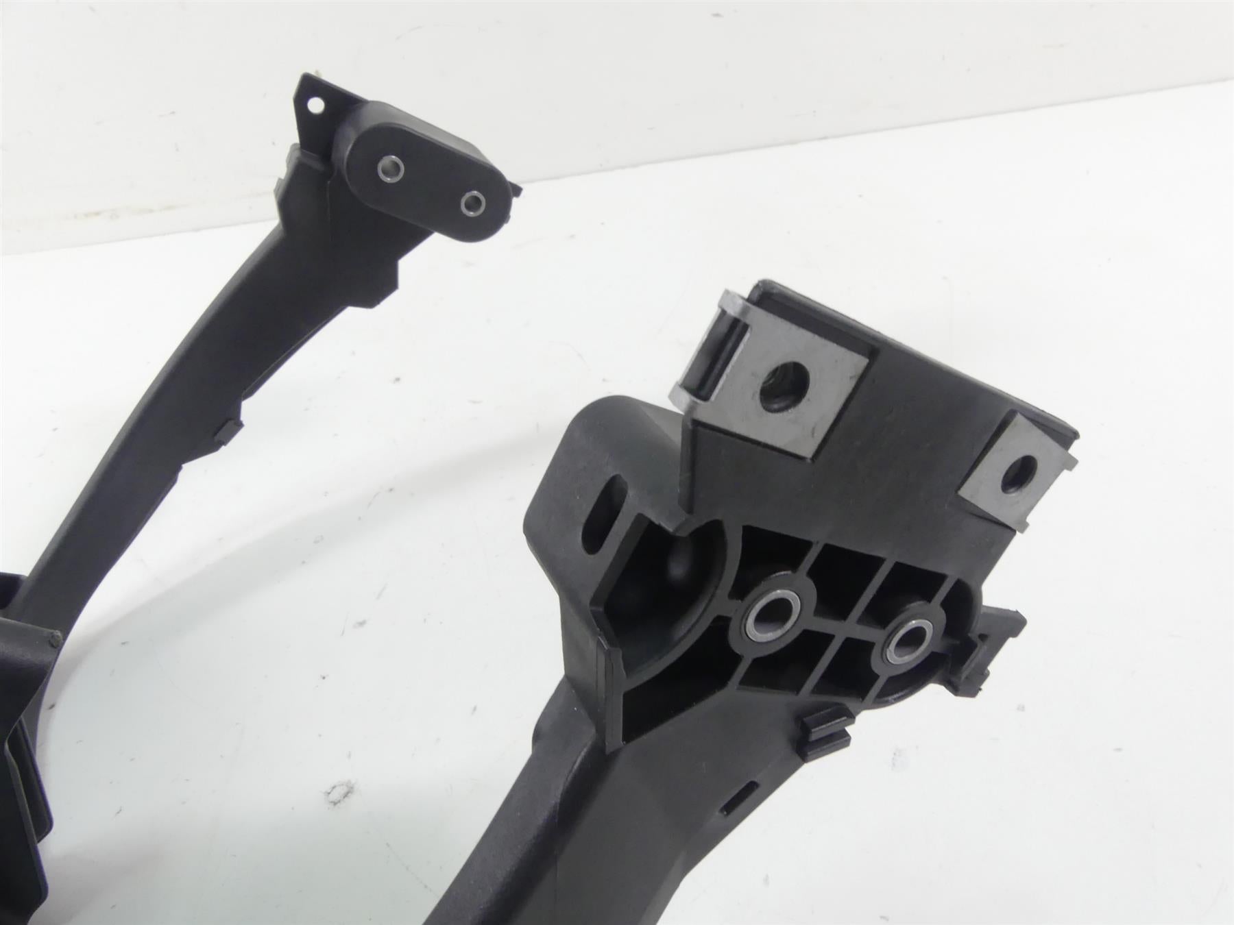 2017 BMW F800GS K72 Front Stay Subframe Support Holder Bracket 46637694988 {{ shop.shopifyCountryName }} - Mototech271