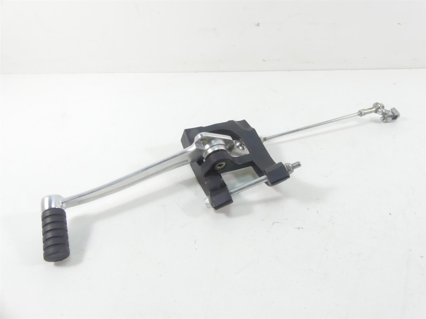 2020 Indian Roadmaster Front Left Foot Mount & Shifter Lever 5138351 5138405 {{ shop.shopifyCountryName }} - Mototech271